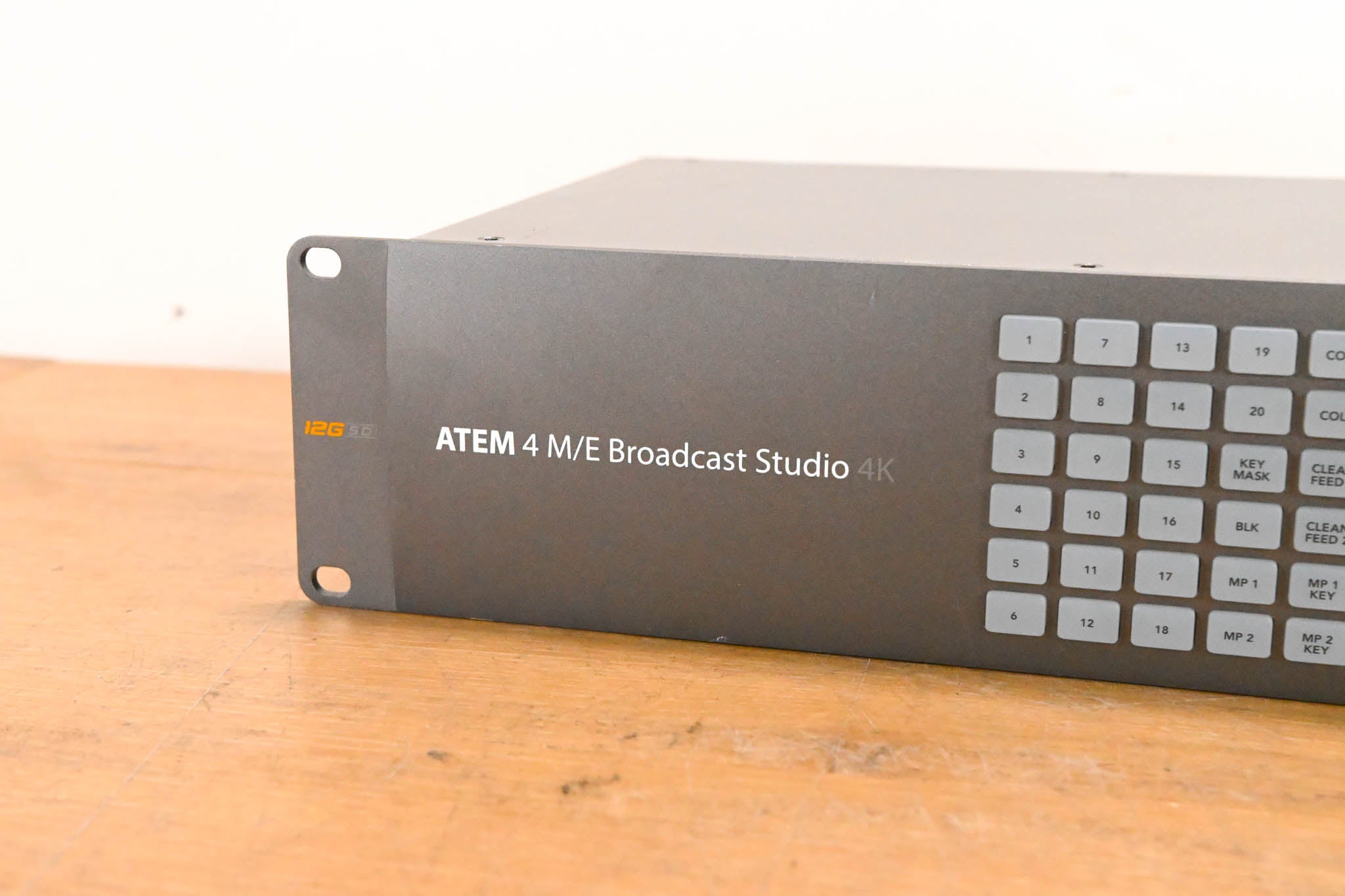 Blackmagic Design ATEM 4 M/E Broadcast Studio 4K