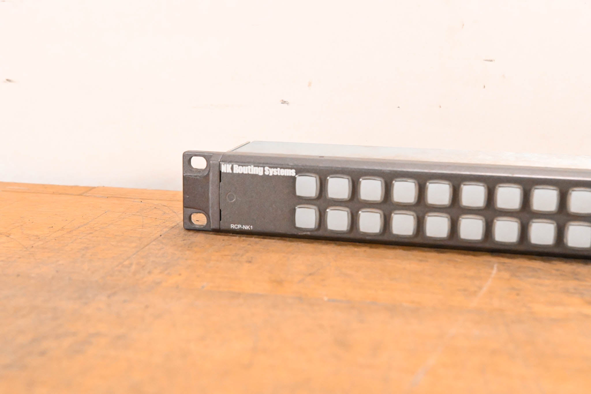 Ross NK-3G16-RCP 16 X 16 3G/HD/SD SDI Router w/ Control Panel (NO PSU)