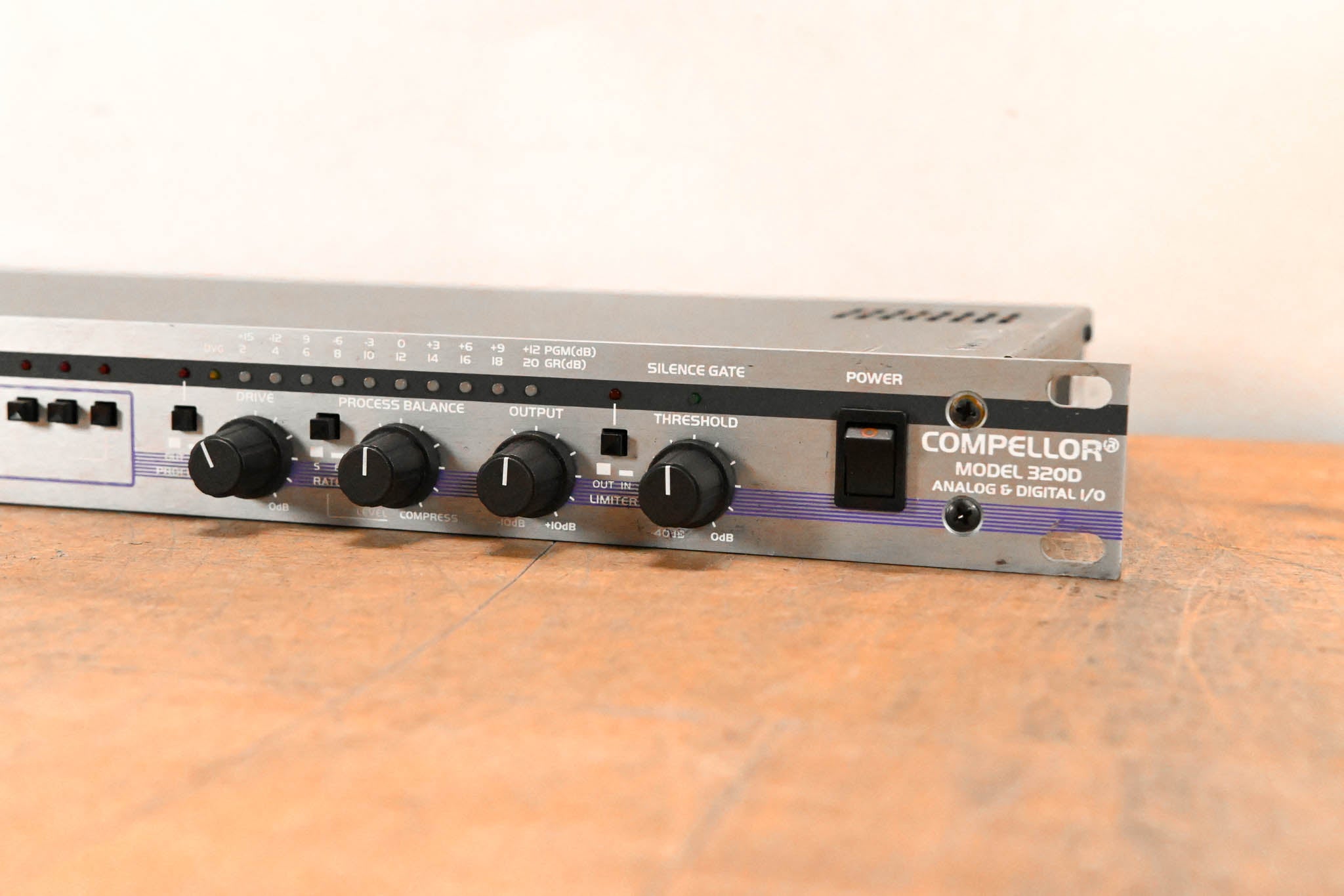 Aphex Compellor 320D Stereo Audio Level Controller