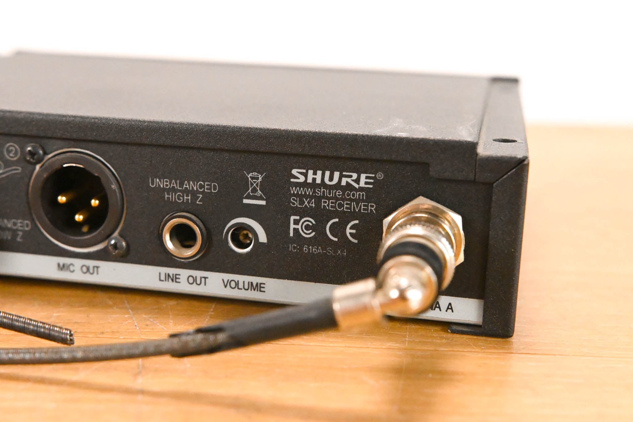 Shure SLX4 Wireless Receiver - H5 Band: 518-542 MHz (NO POWER SUPPLY)