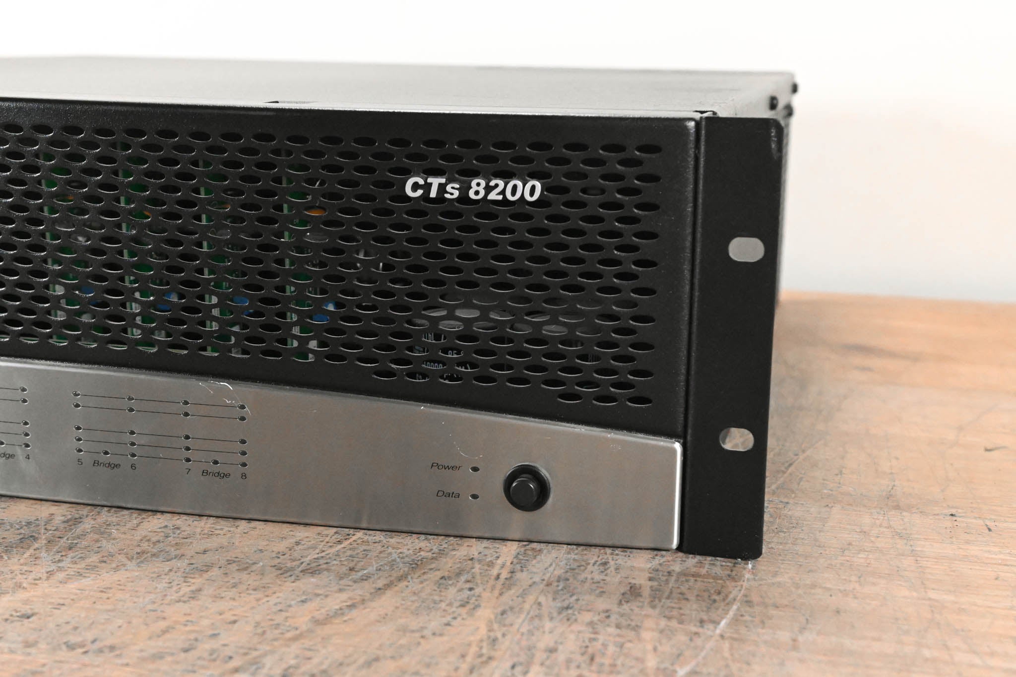 Crown CTs 8200 Eight-channel, 200W Power Amplifier