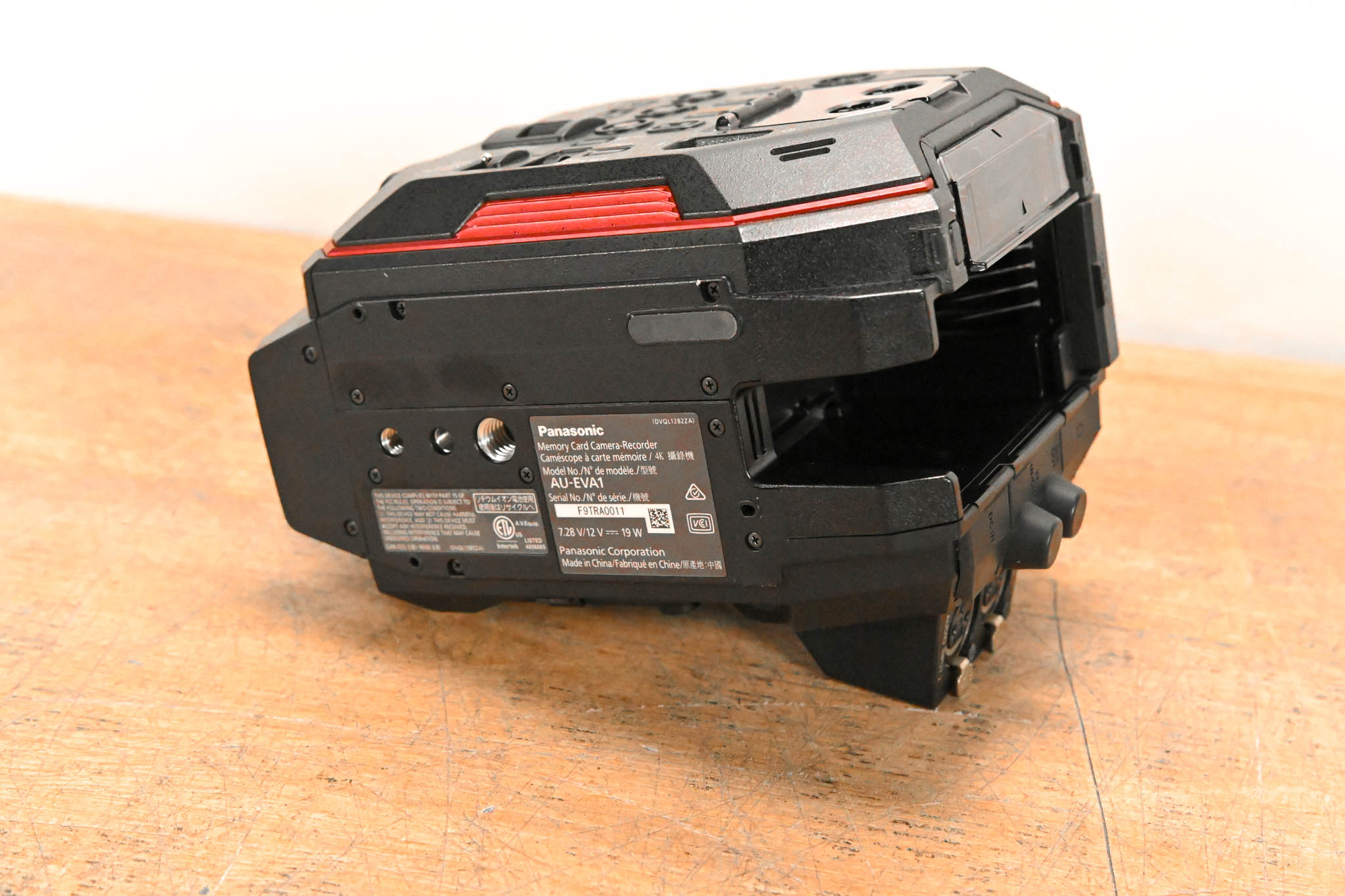 Panasonic AU-EVA1 Compact 5.7K Super 35mm Cinema Camera