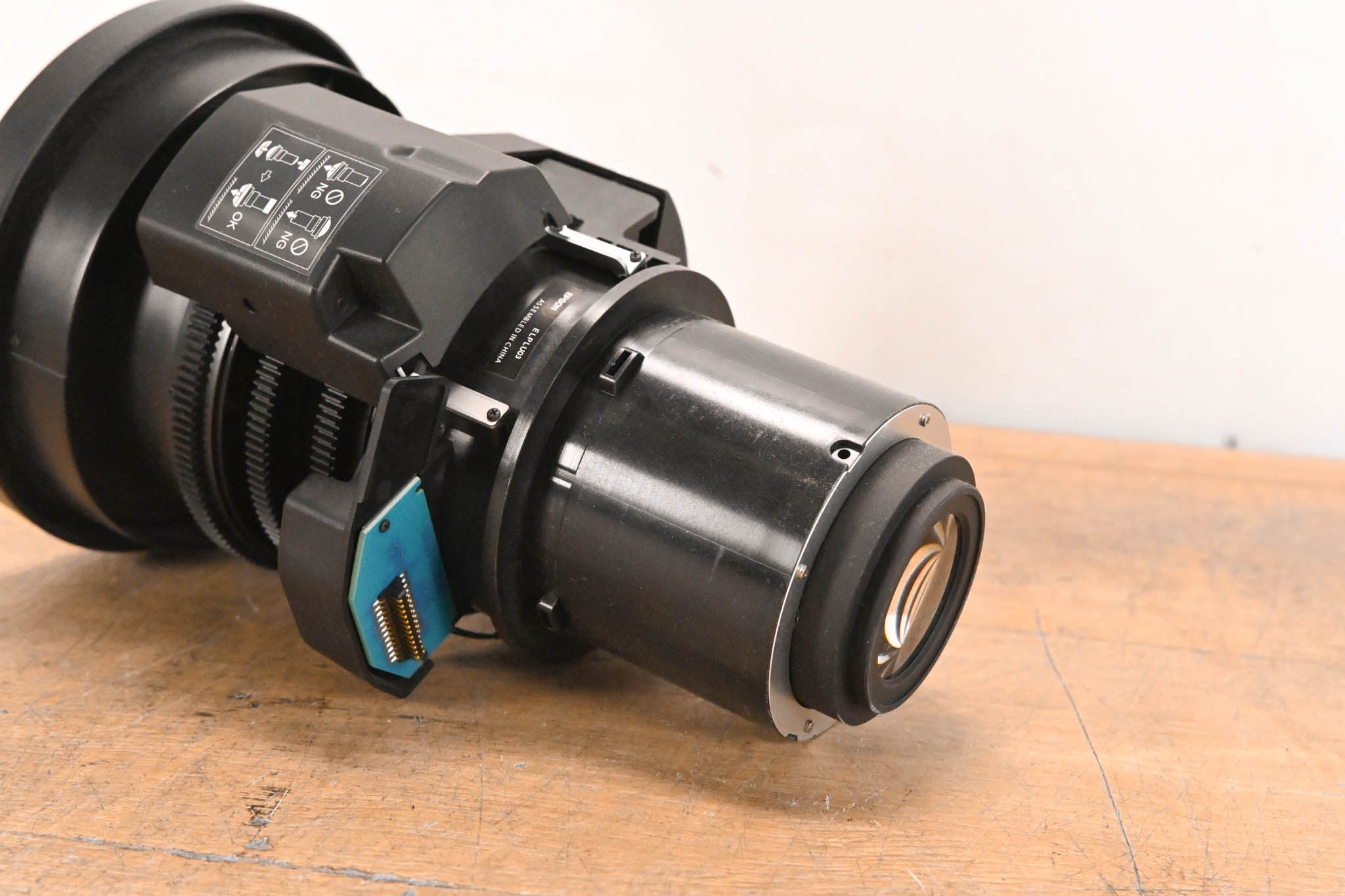 Epson ELPLU03 Wide Short Throw Zoom Lens #1