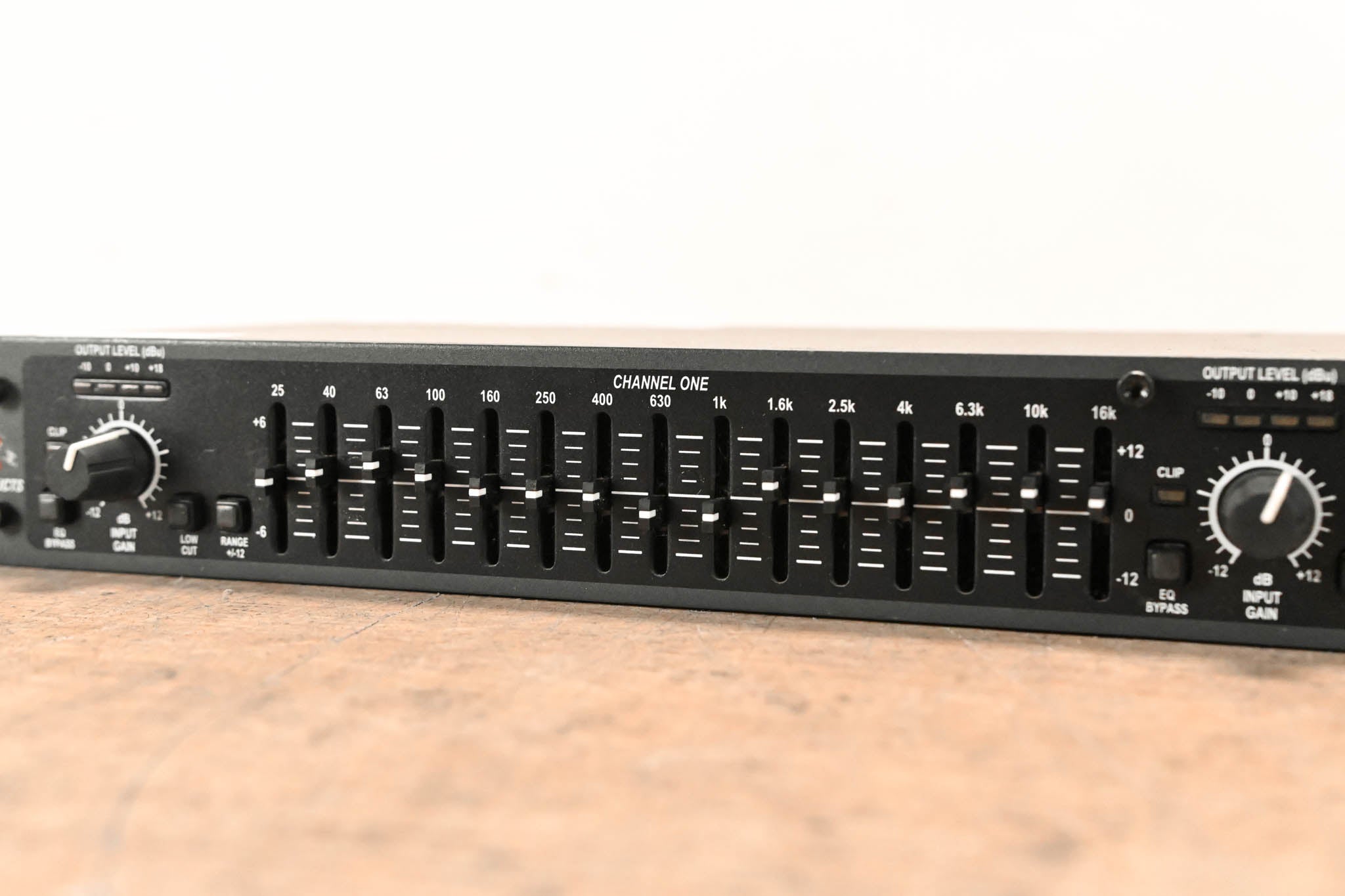 dbx 215 Dual Channel 15-Band Graphic Equalizer