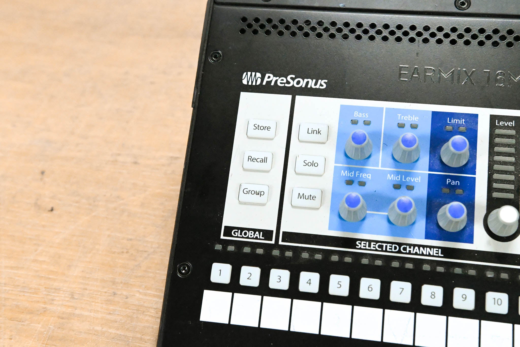 PreSonus EarMix 16M 16-Channel AVB Personal Monitor Mixer