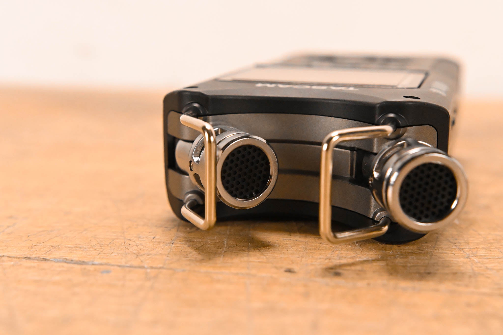 TASCAM DR-40 Handheld 4-Track Recorder