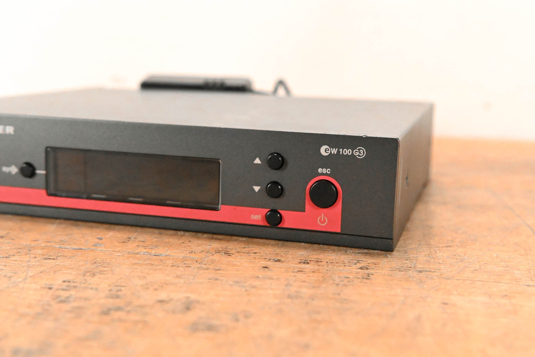 Sennheiser EM 100 G3 Wireless Receiver - G Range: 566-608 MHz