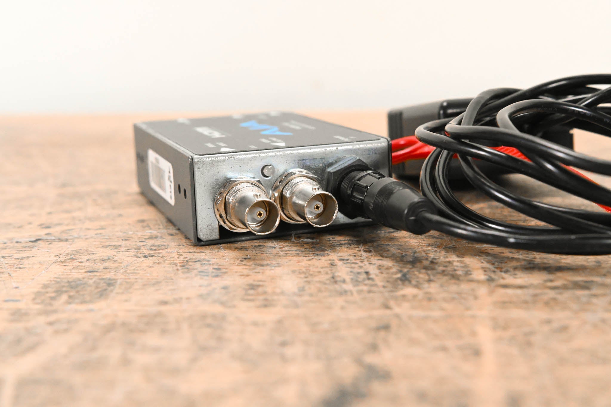 AJA HI5 HD/SD-SDI to HDMI Video and Audio Converter