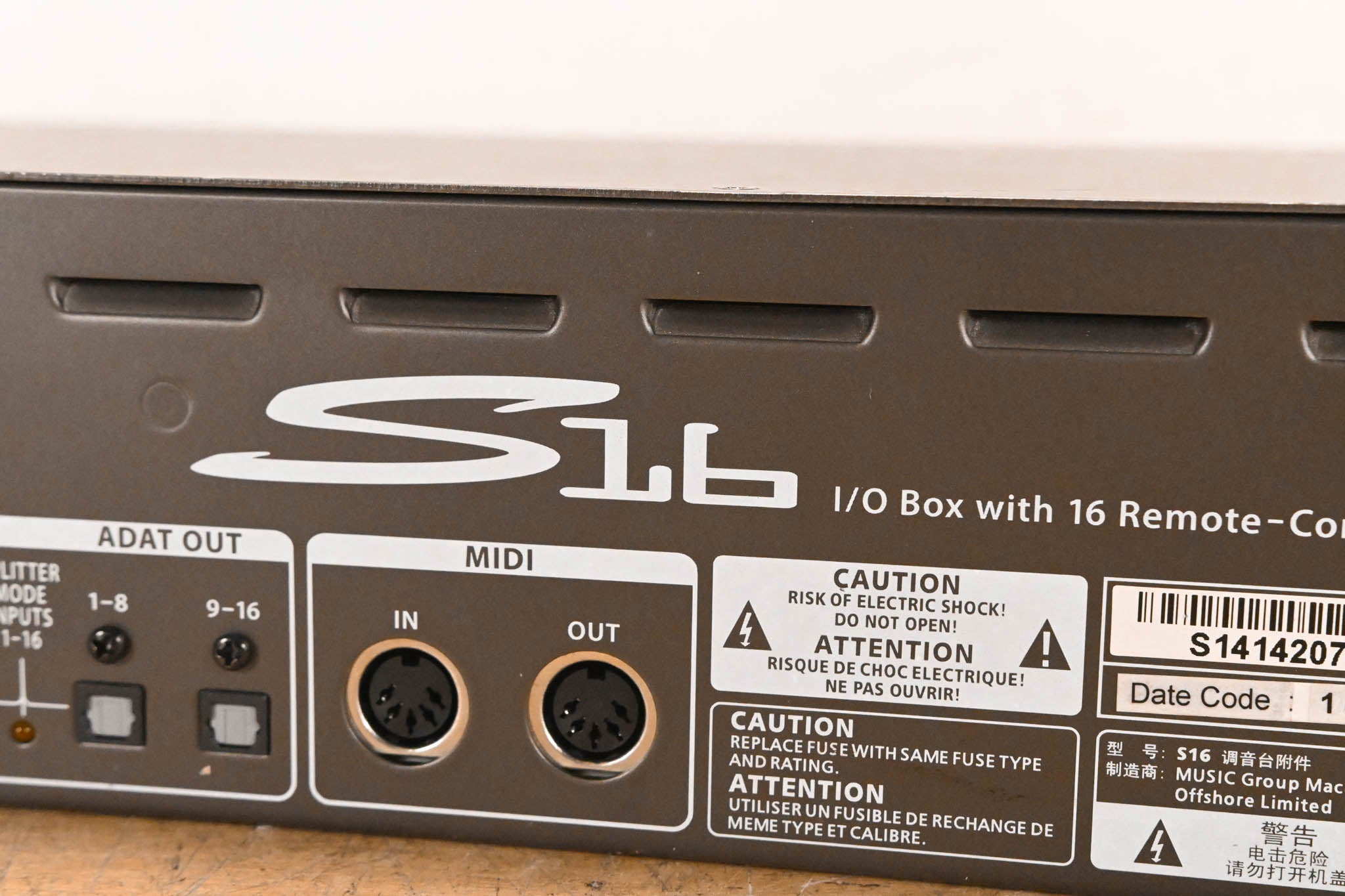 Behringer S16 16 x 8 Digital Stage Box