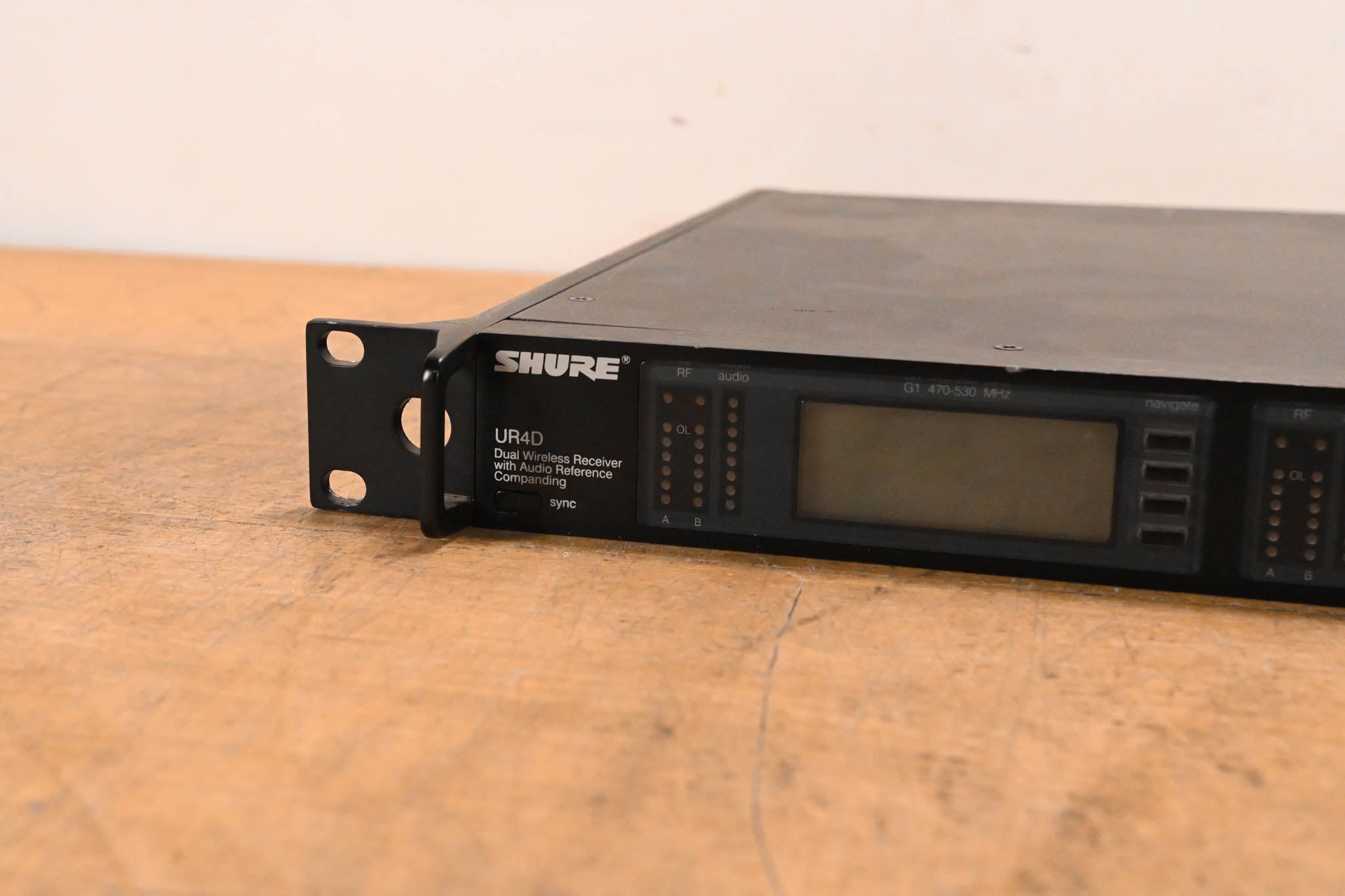 Shure UR4D Dual Wireless Receiver - G1 Band - 470-530 MHz