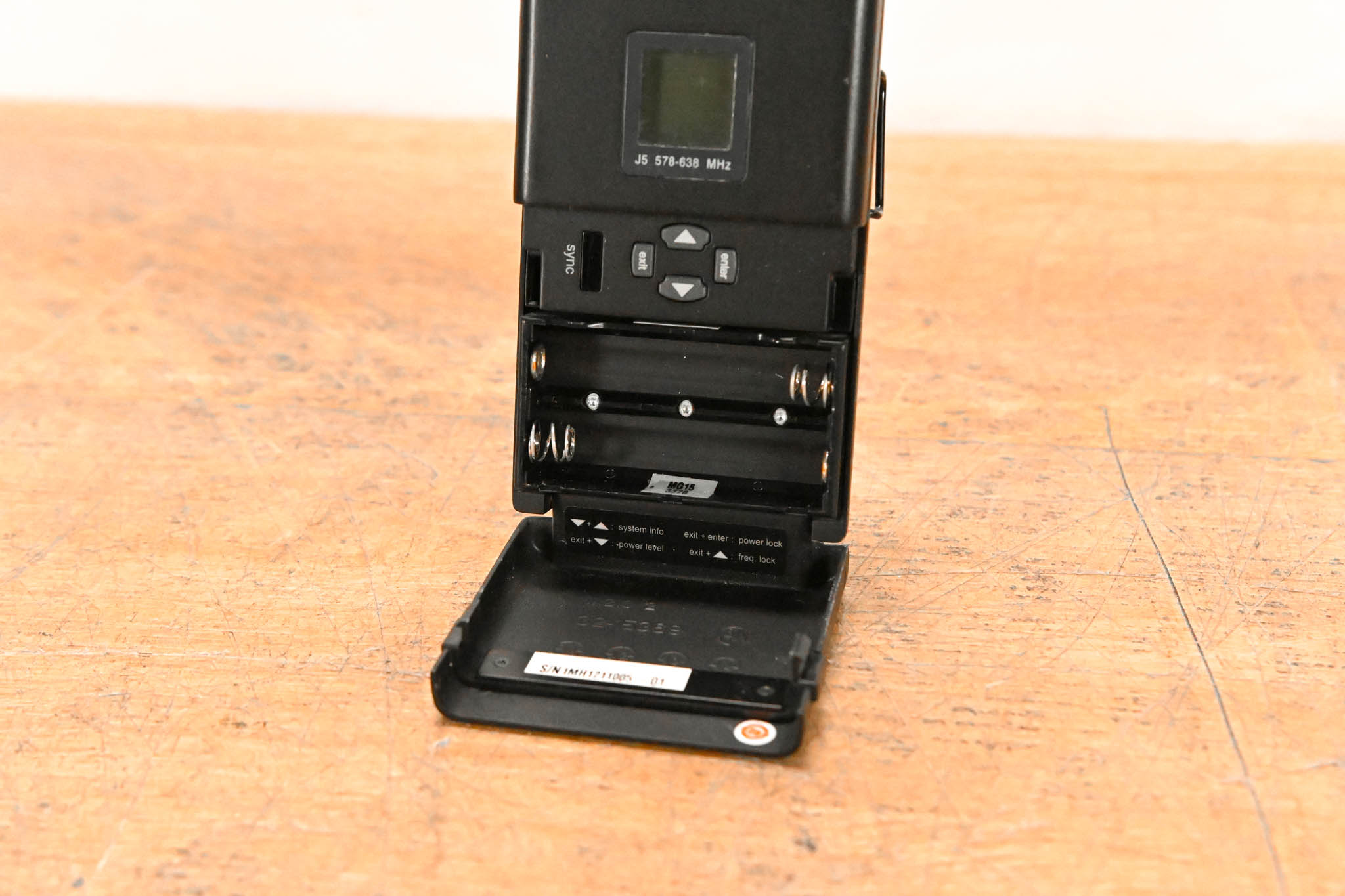 Shure UR1 Wireless Bodypack Transmitter - J5 Band: 578-638 MHz