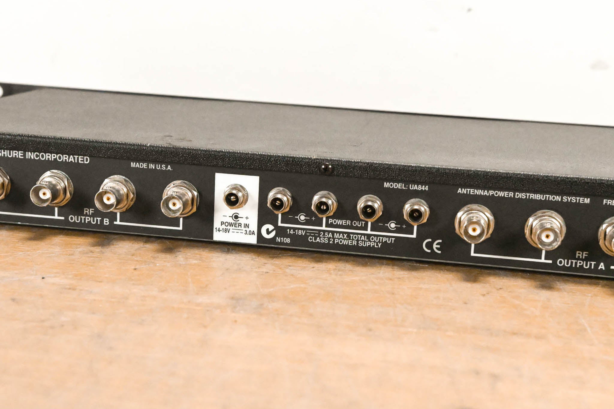 Shure UA844US Wideband UHF Antenna and Power Distributor (NO PSU)