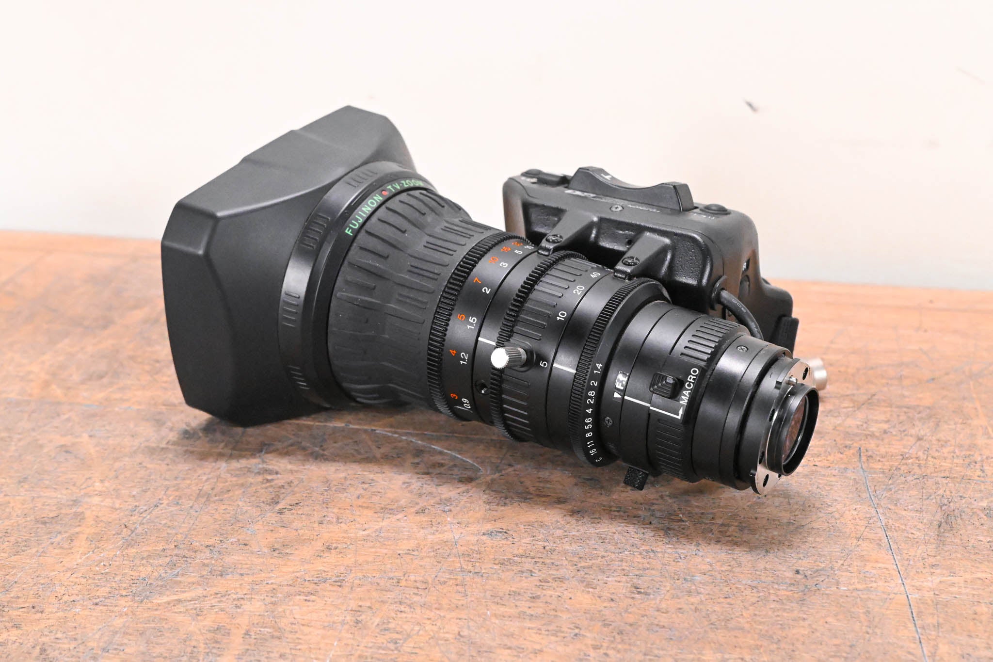 Fujinon Th17x5BRMU Broadcast Zoom Lens - 1:1.4/5-85mm