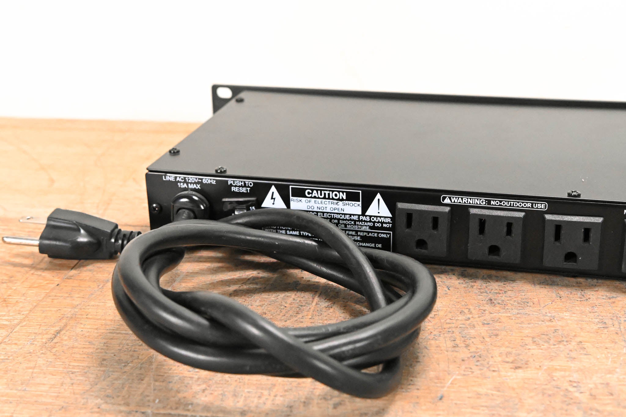 Furman RP-8 8-Outlet Rackmount Power Conditioner