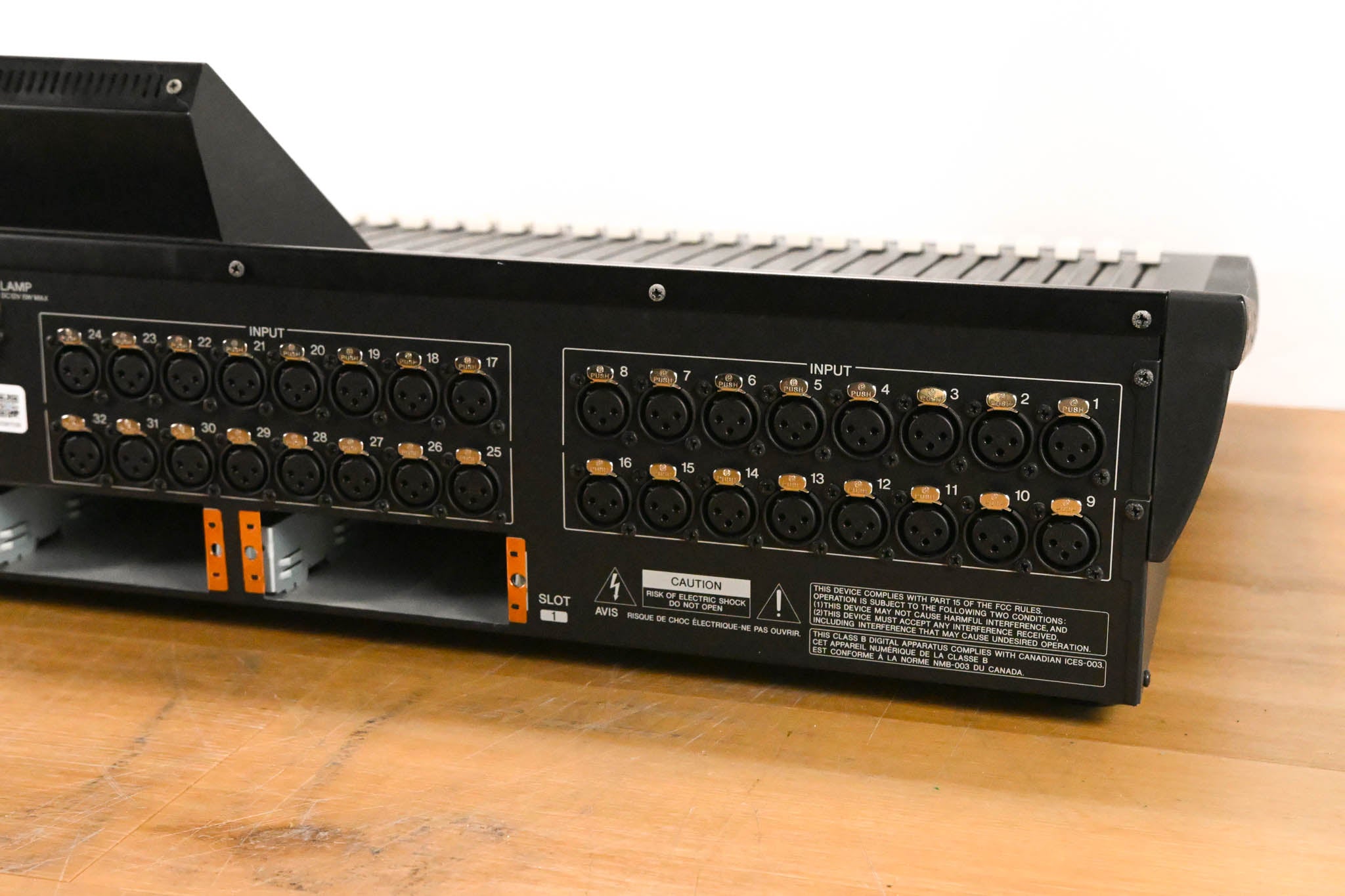 Yamaha LS9-32 32-Input Digital Mixing Console