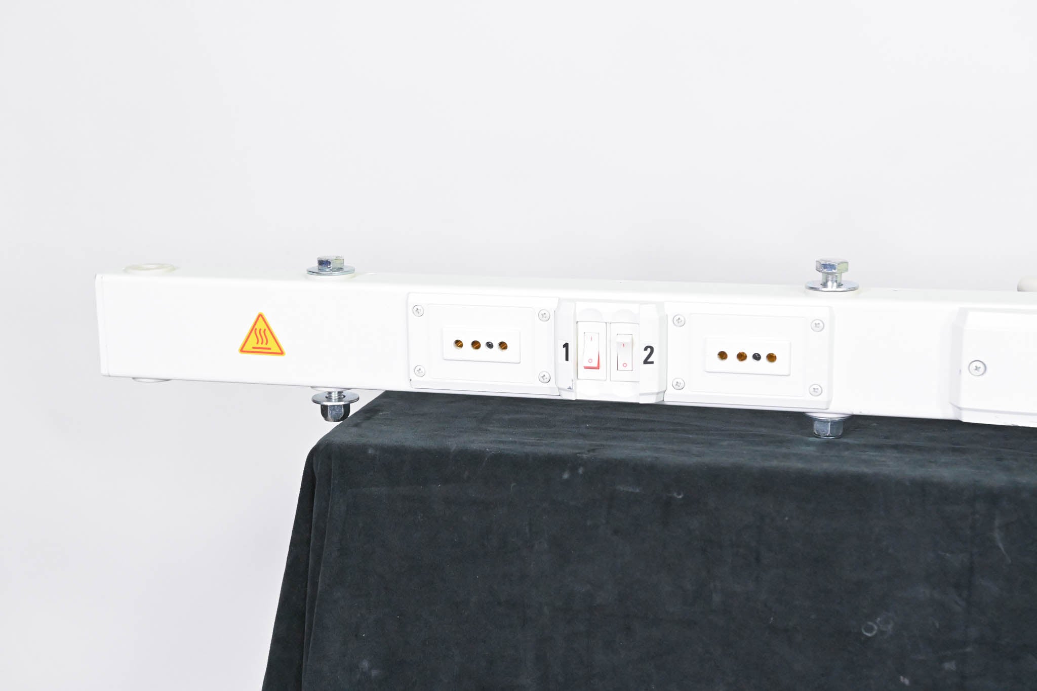 ETC SB4-10 SmartBar 2 4-Circuit Dimmer with Stage Pin Output