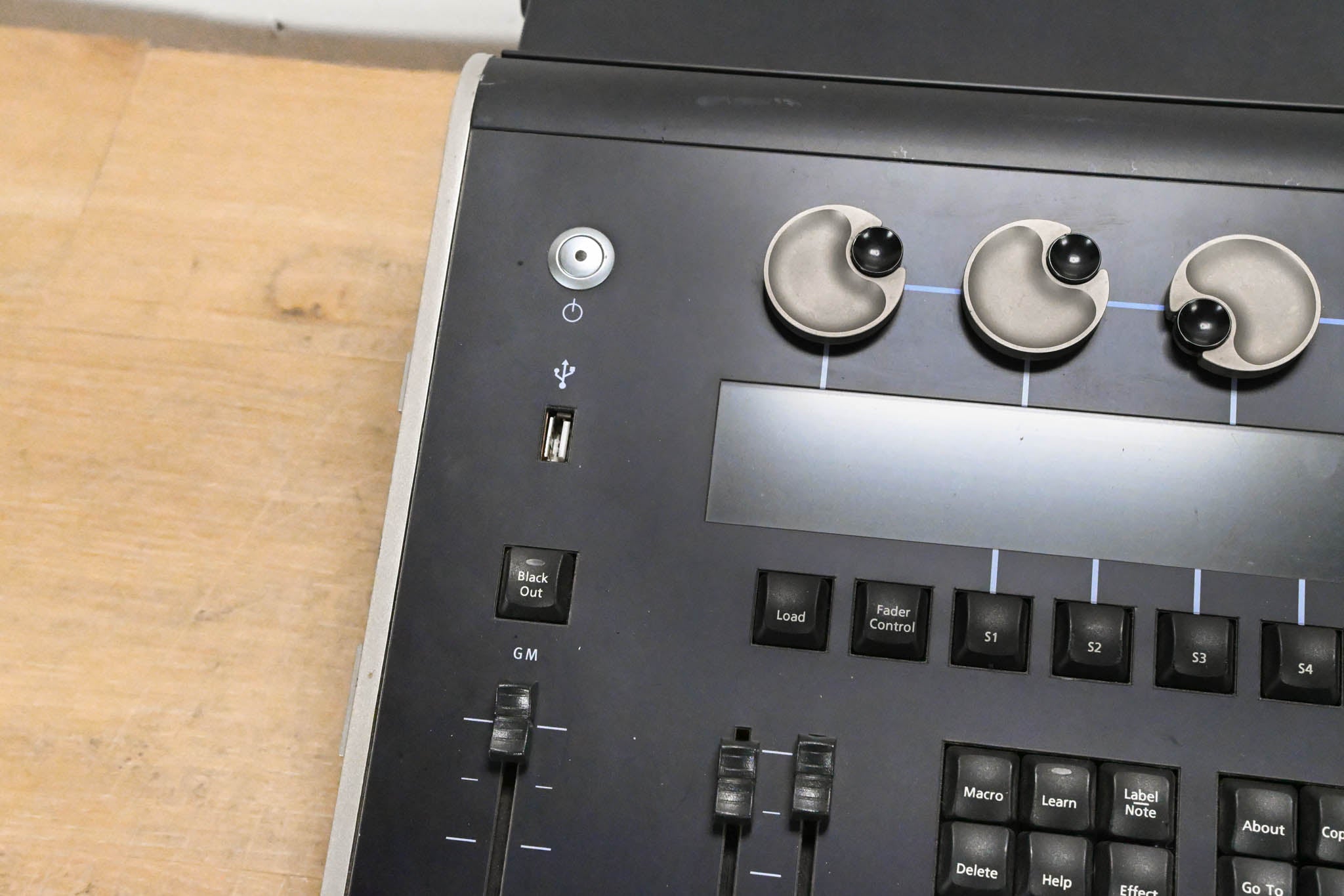 ETC ION 1000 Lighting Console