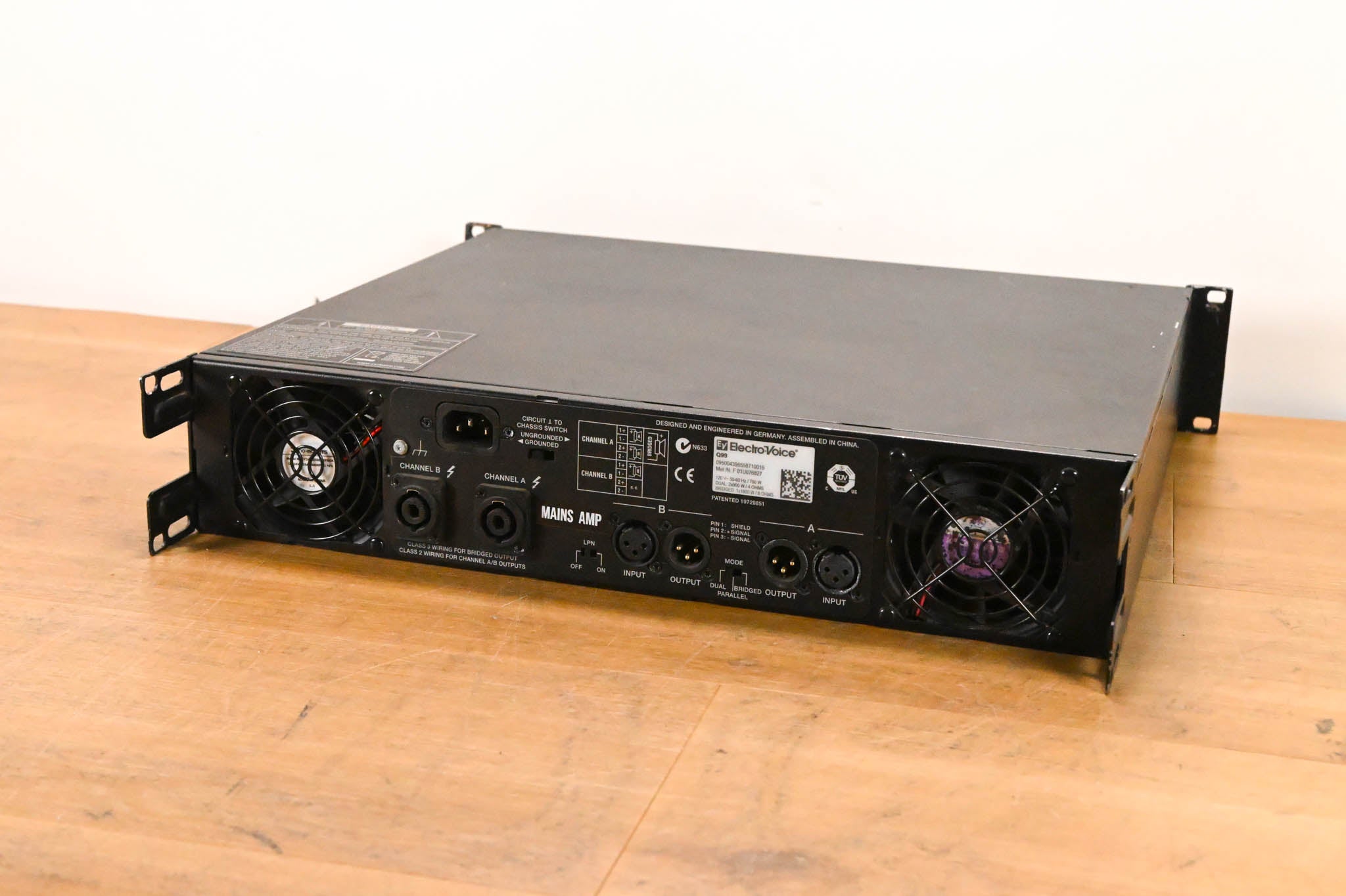 Electro-Voice (EV) Q99 2-Channel Class-H Power Amp 1250W/Ch at 2 Ohms