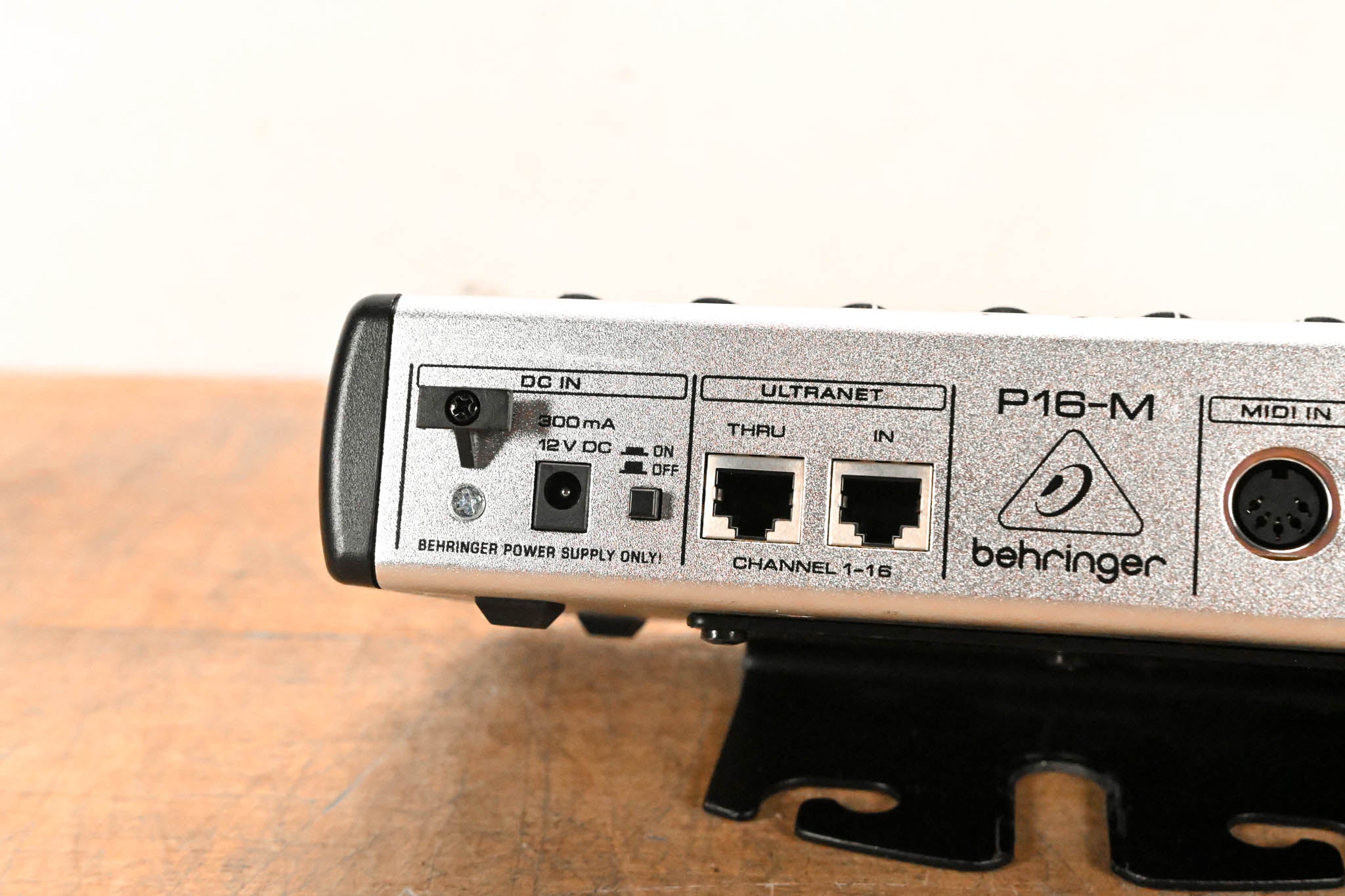 Behringer Powerplay P16-M 16-Channel Digital Personal Mixer