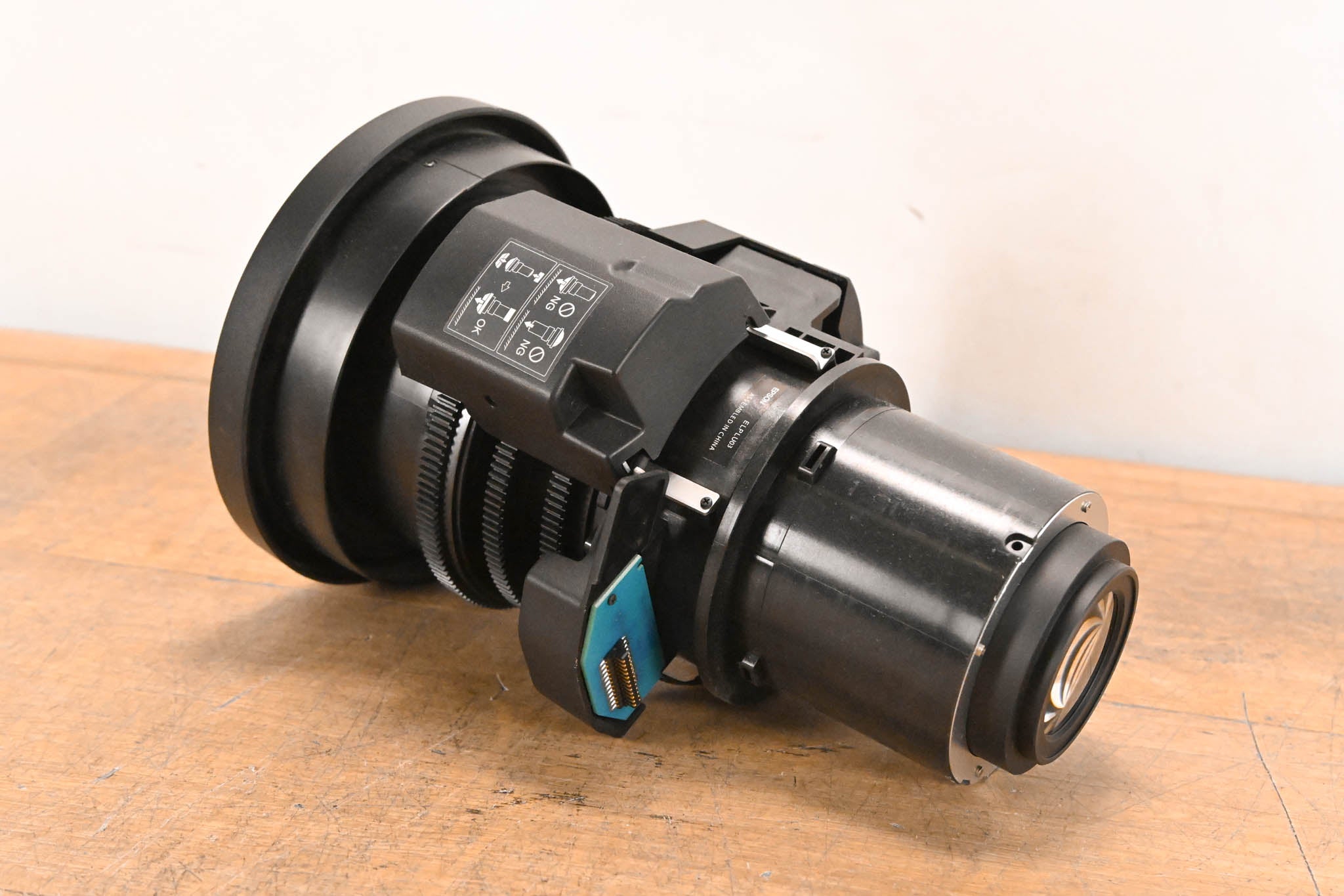 Epson ELPLU03 Wide Short Throw Zoom Lens #1