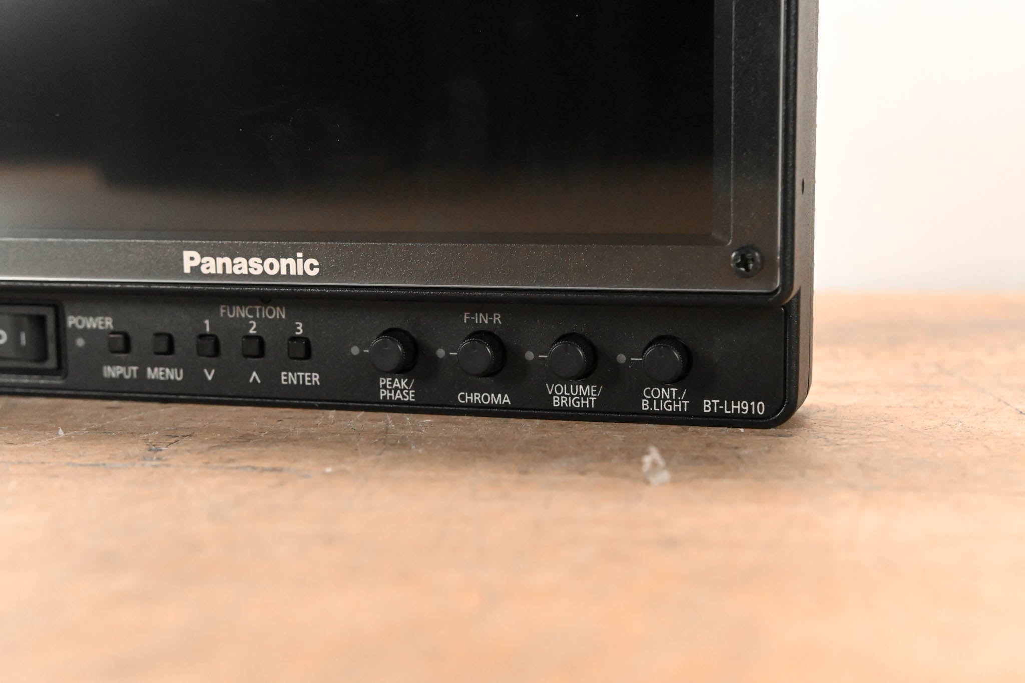 Panasonic BT-LH910G 9" LCD HDMI / SDI Video Monitor (NO POWER SUPPLY)