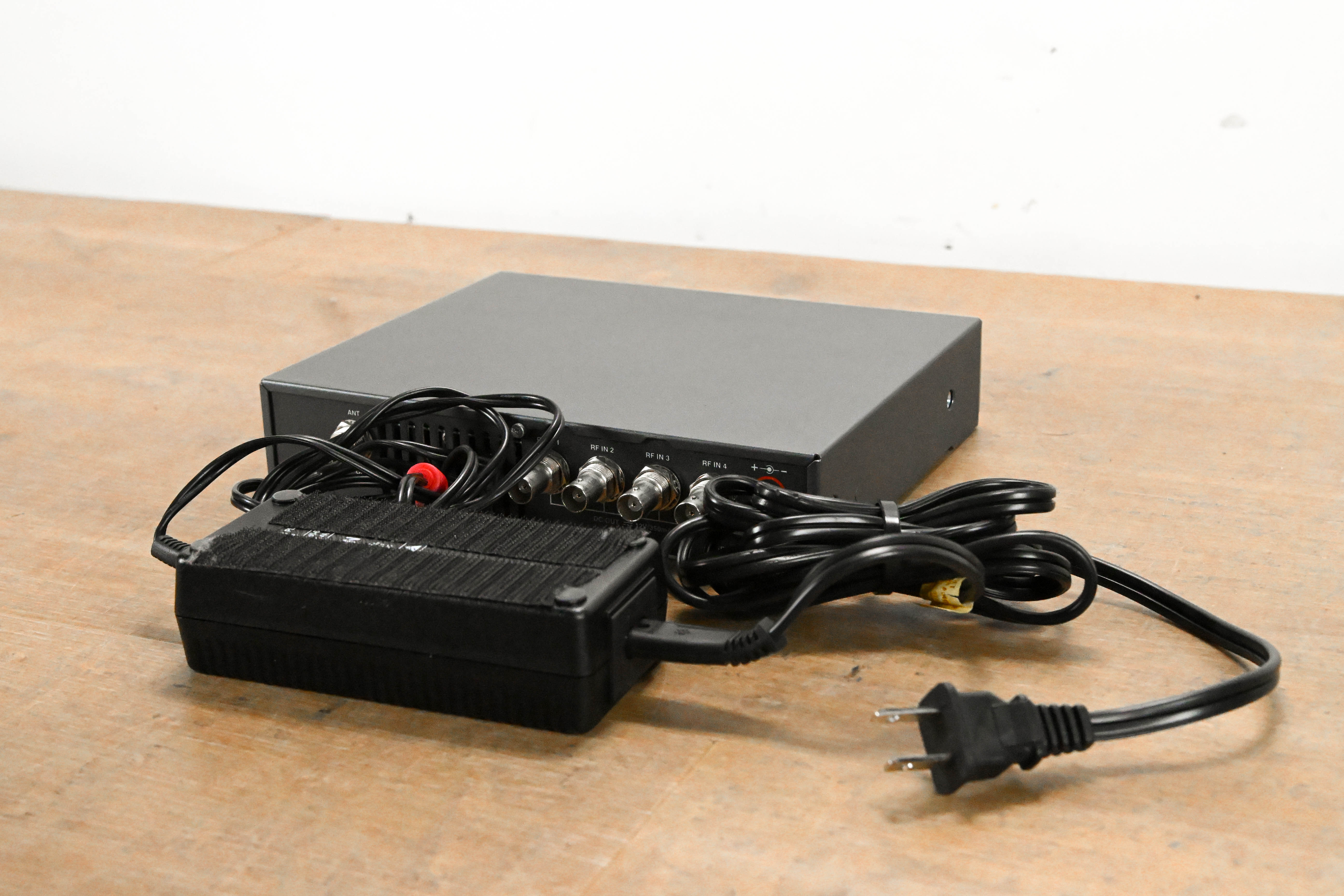 Sennheiser AC3 Antenna Combiner - 500-870 MHz