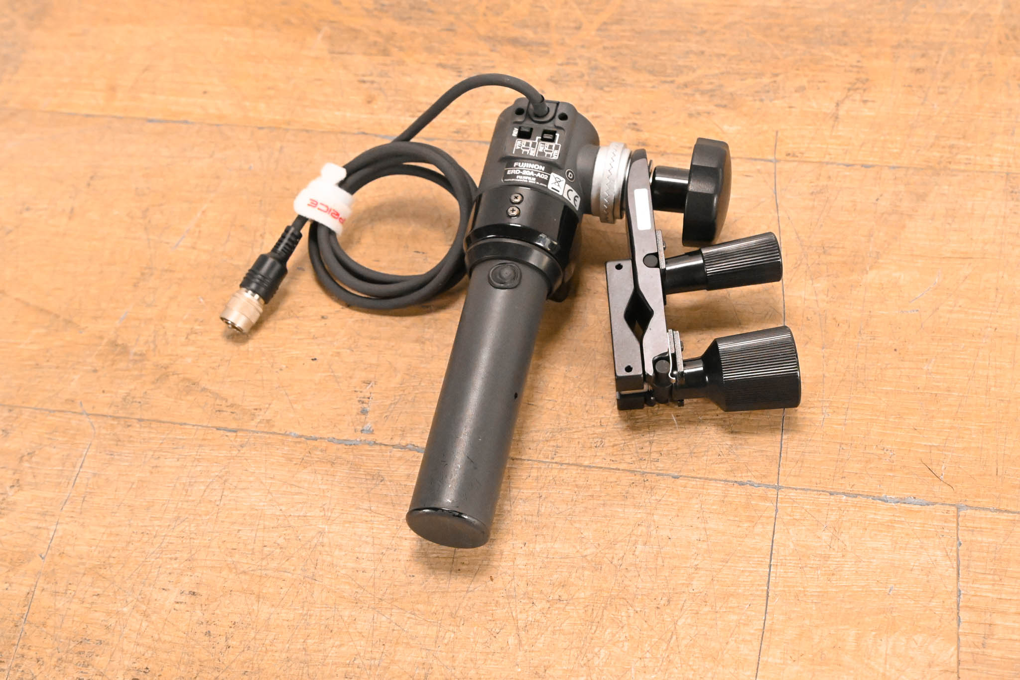 Fujinon ERD-20A-A02 Zoom Demand with MCA-7 Mounting Clamp