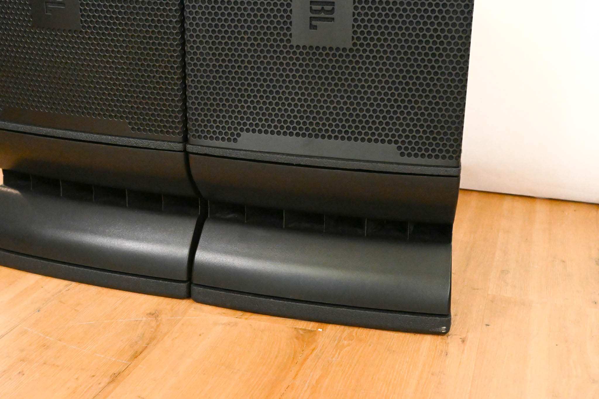 JBL VRX932LA-1 12" Two-Way Line Array Loudspeaker System (PAIR)