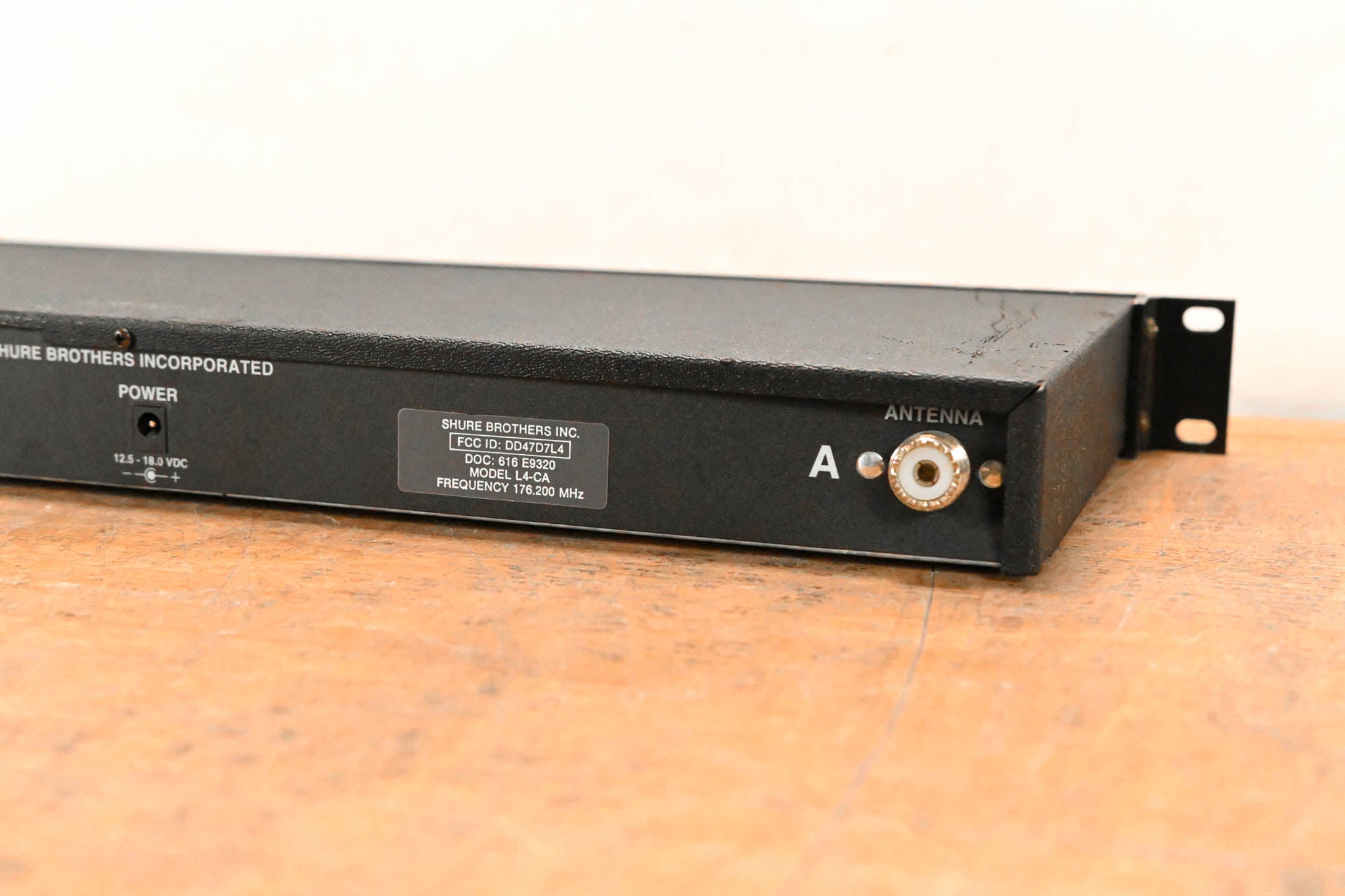 Shure L4 Diversity Wireless Receiver - 176.200 MHz (NO POWER SUPPLY)