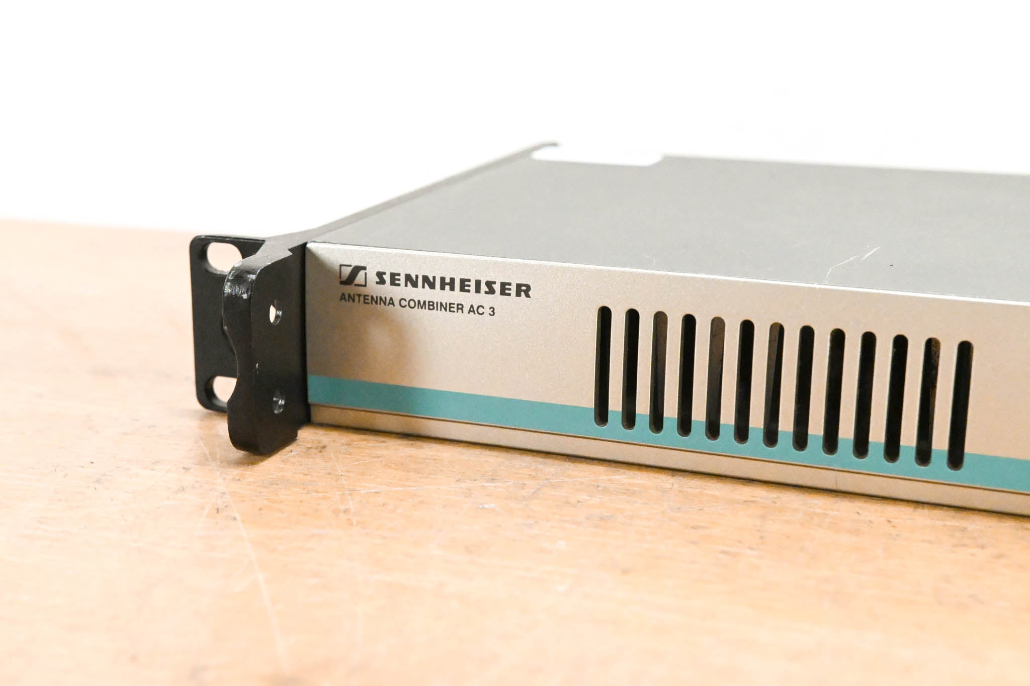 Sennheiser AC 3 Antenna Combiner - 500-870 MHz (NO POWER SUPPLY)