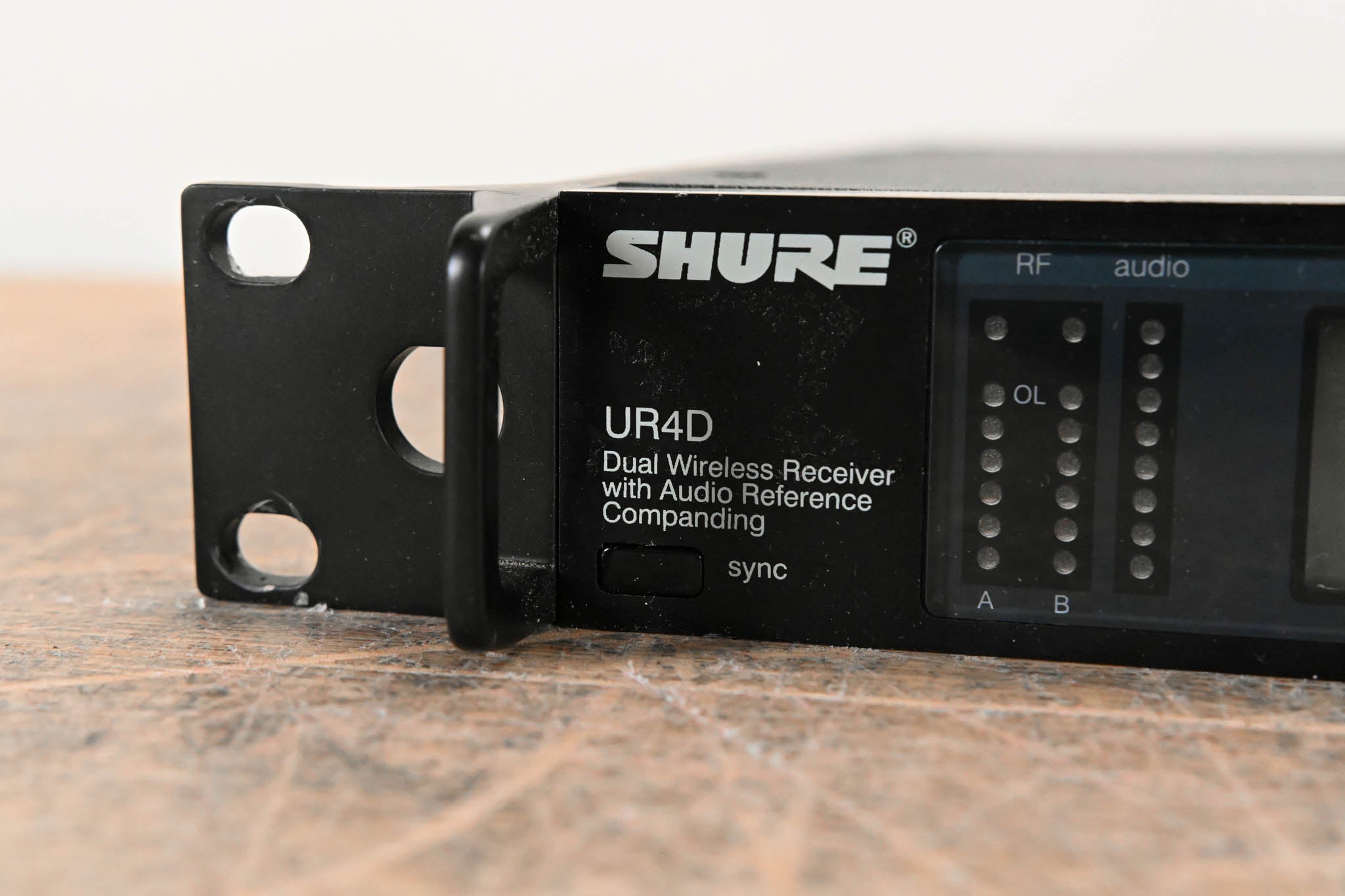 Shure UR4D Dual Wireless Receiver - H4 Band: 518-578 MHz