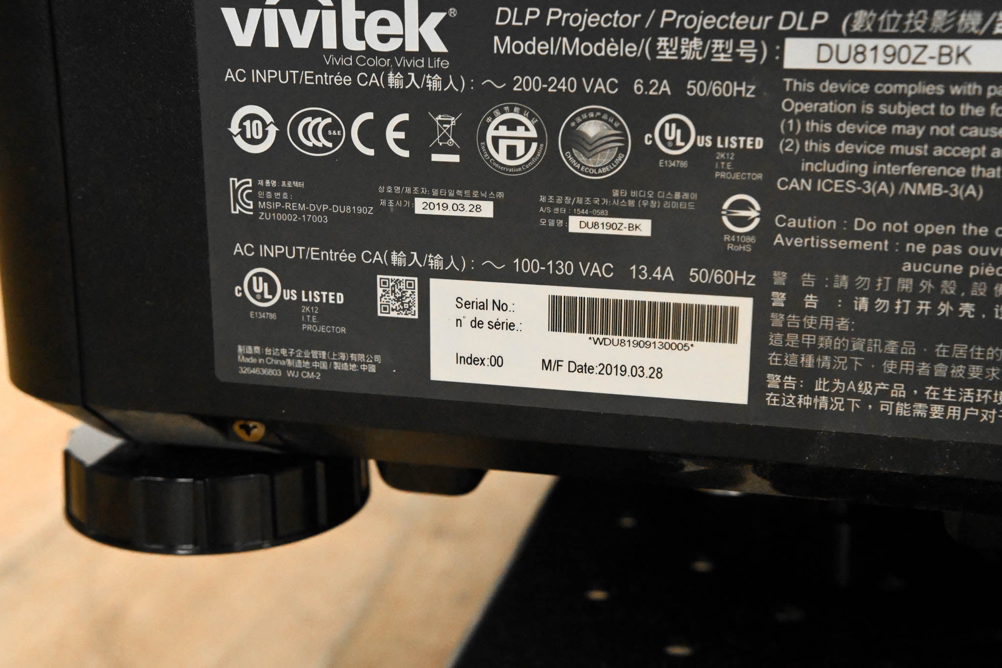 Vivitek DU8190Z-BK 10,000-Lumen WUXGA Large Venue DLP Projector