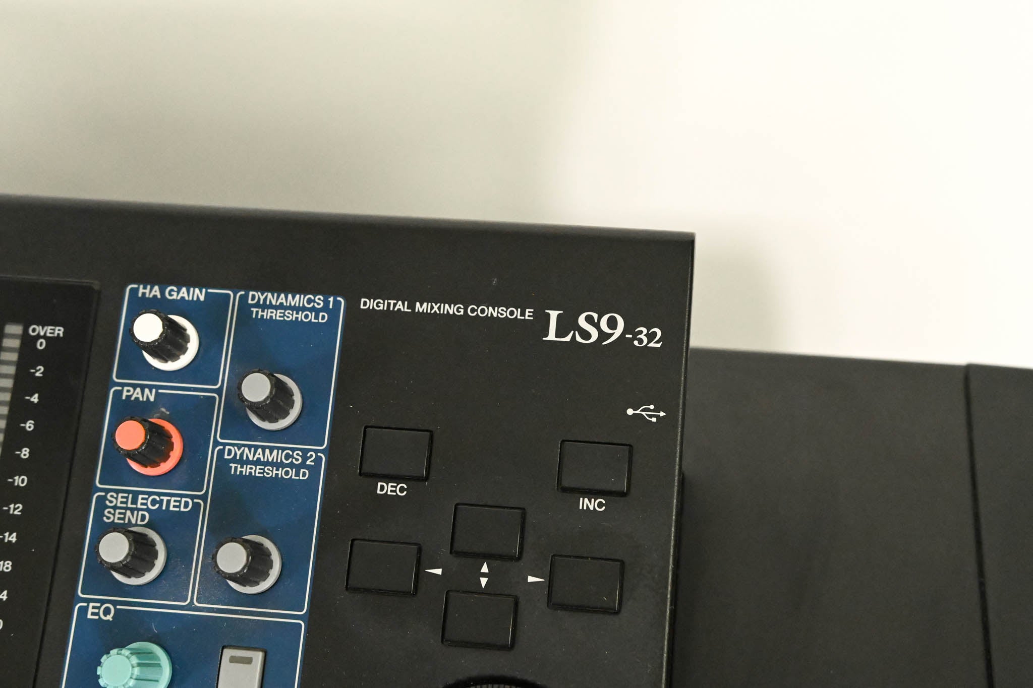 Yamaha LS9-32 32-Input Digital Mixing Console