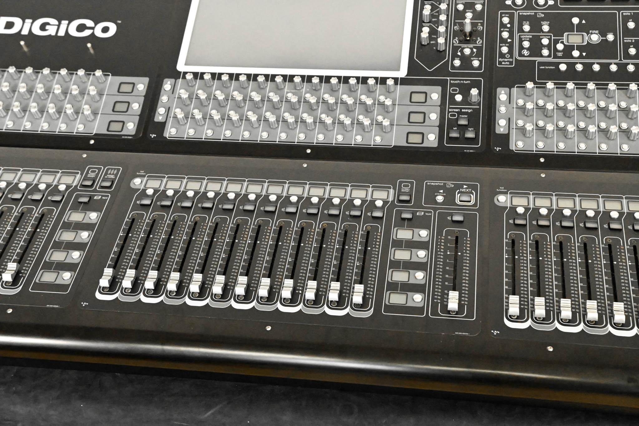 DiGiCo SD10 Digital Mixing Console with Waves Card and ST Optical