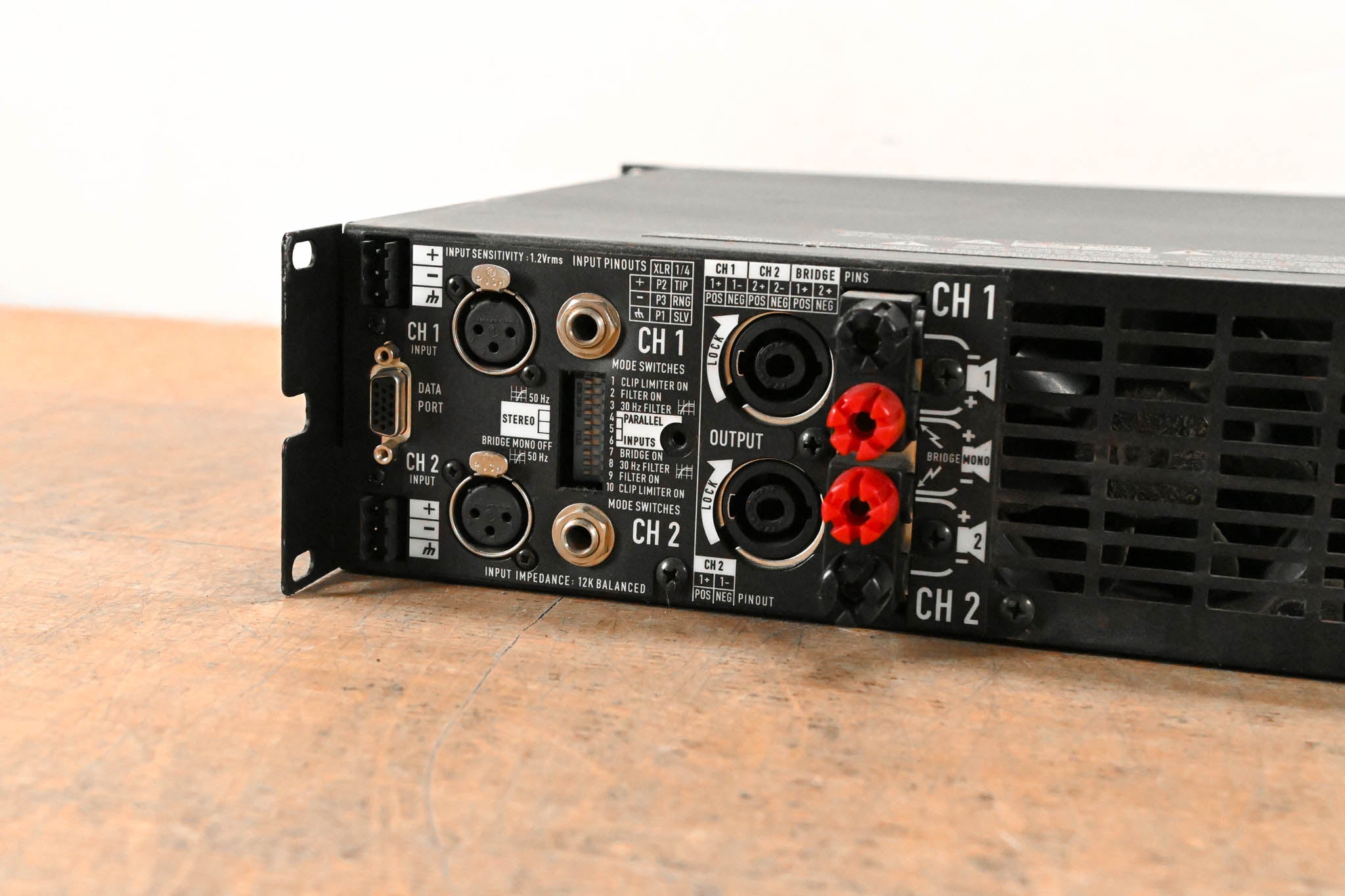 QSC PL230 PowerLight 2 Series 2-Channel 1500W Power Amplifier
