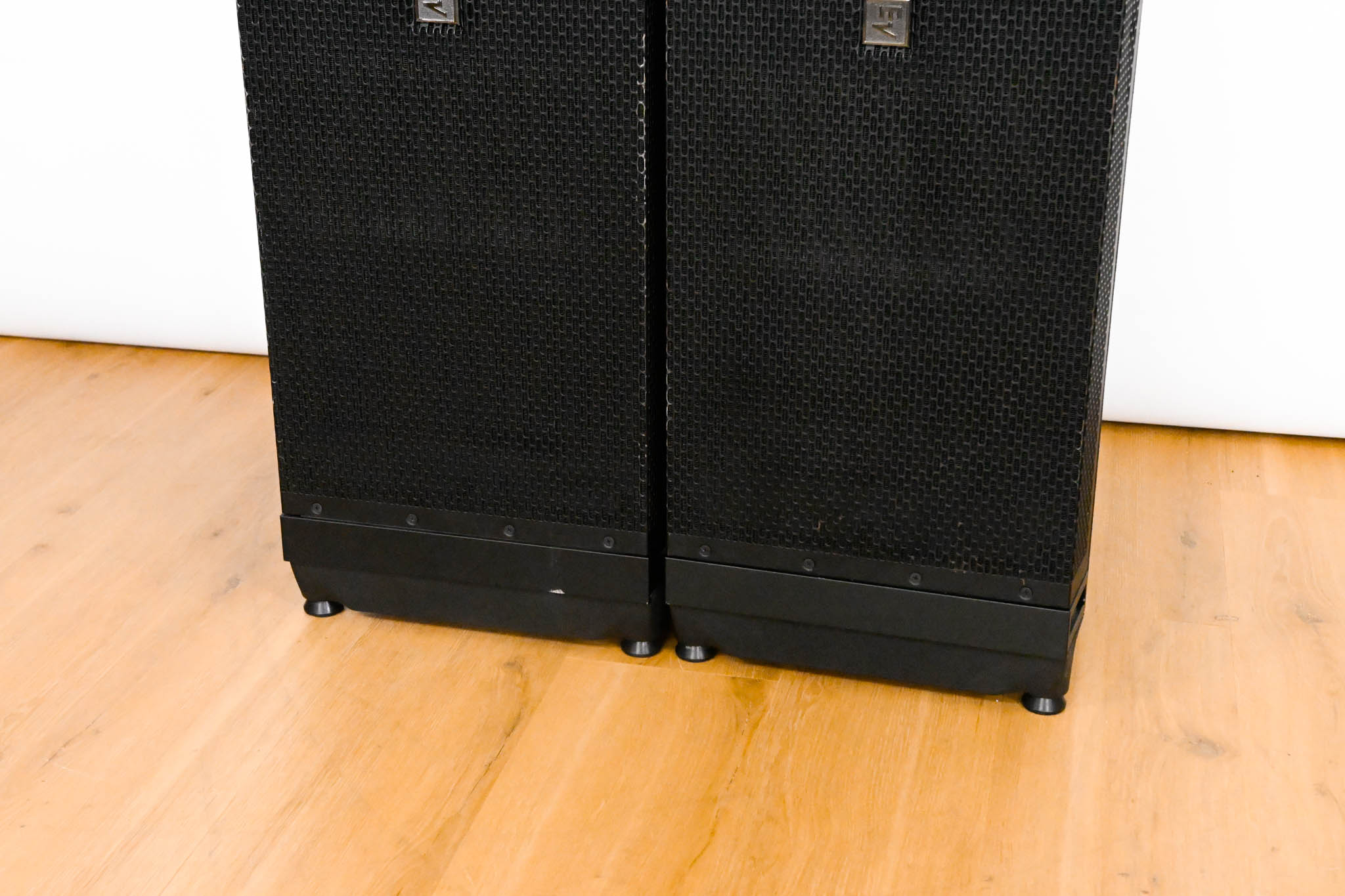 Electro-Voice (EV) X2-212/90 12" Vertical Line Array Loudspeaker (PAIR)