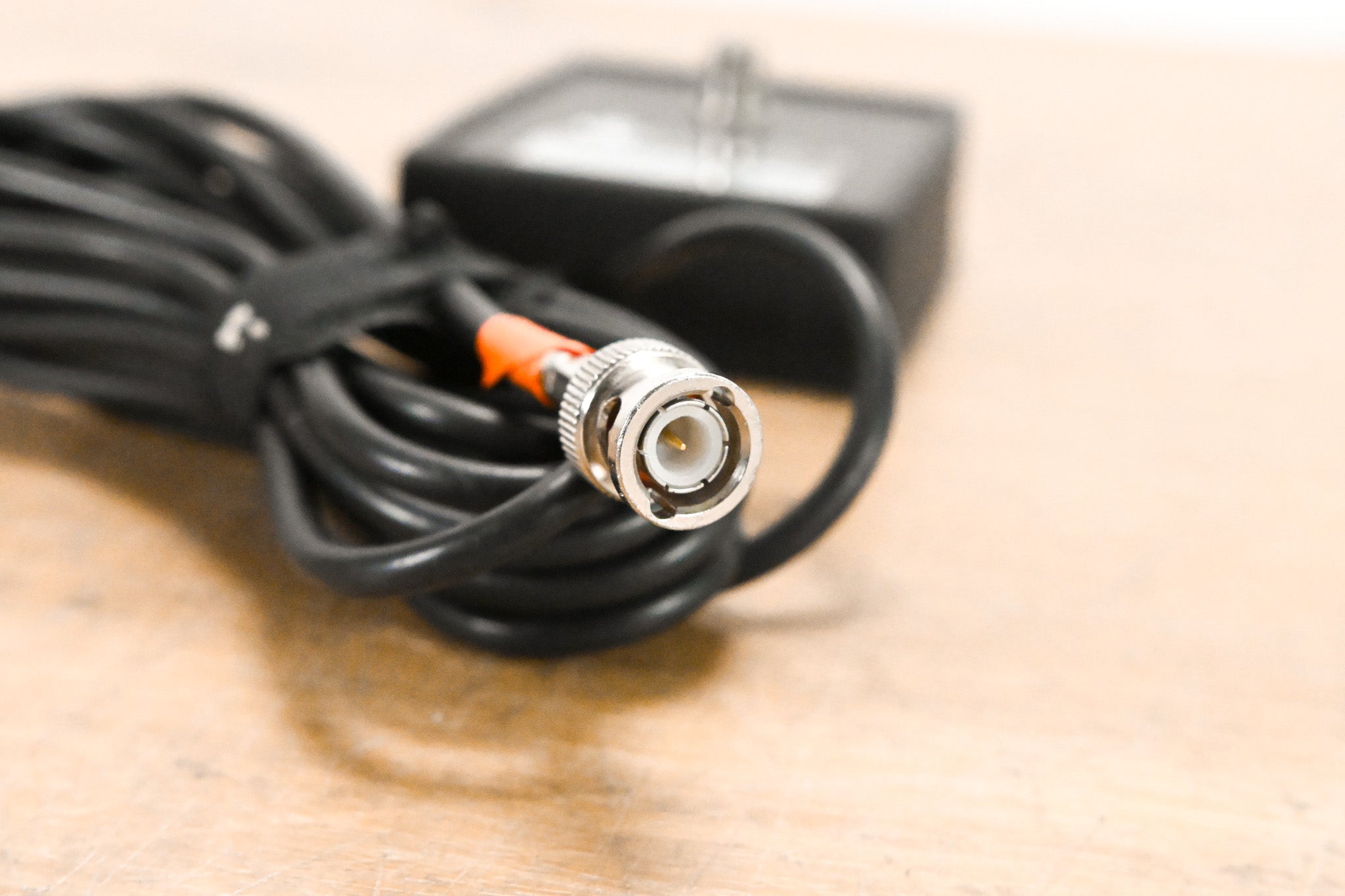 Radiall / Larsen BNC-BNC Magnet Mount