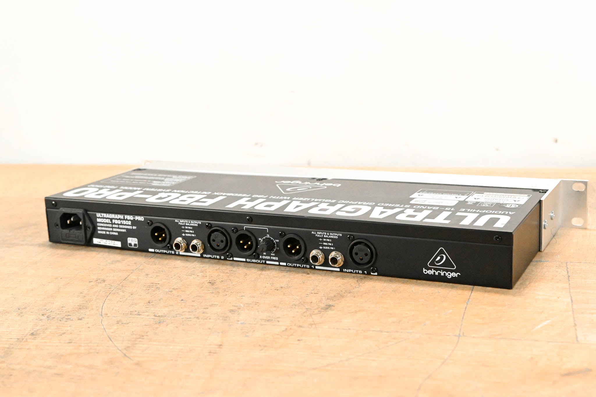 Behringer ULTRAGRAPH PRO FBQ1502 15-Band Stereo Graphic Equalizer
