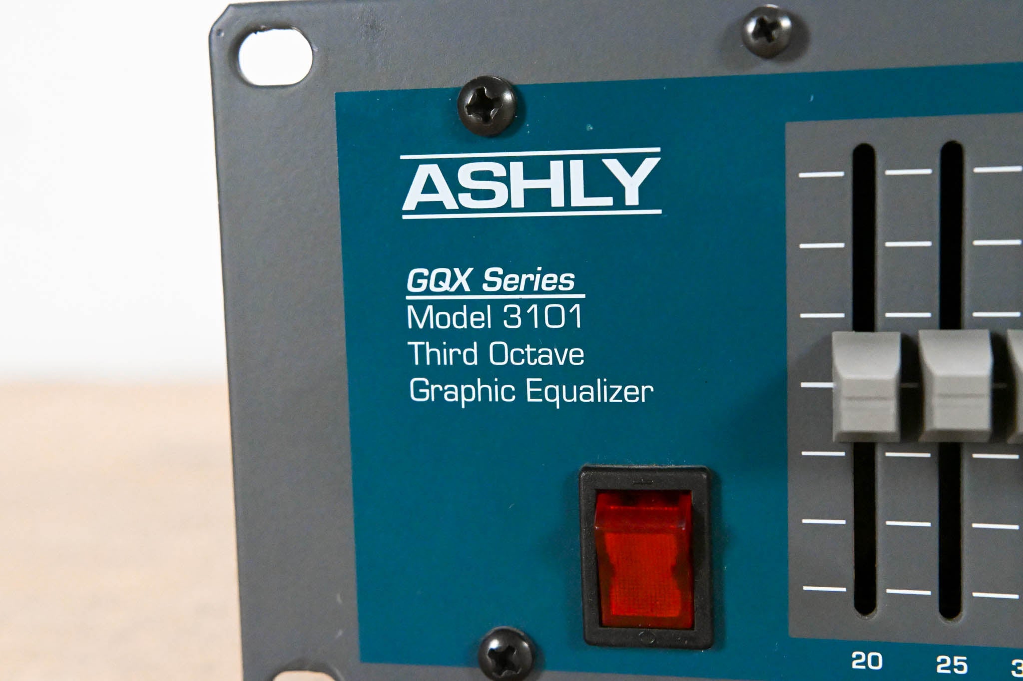Ashly GQX-3101 31-Band 1/3 Octave Graphic Equalizer