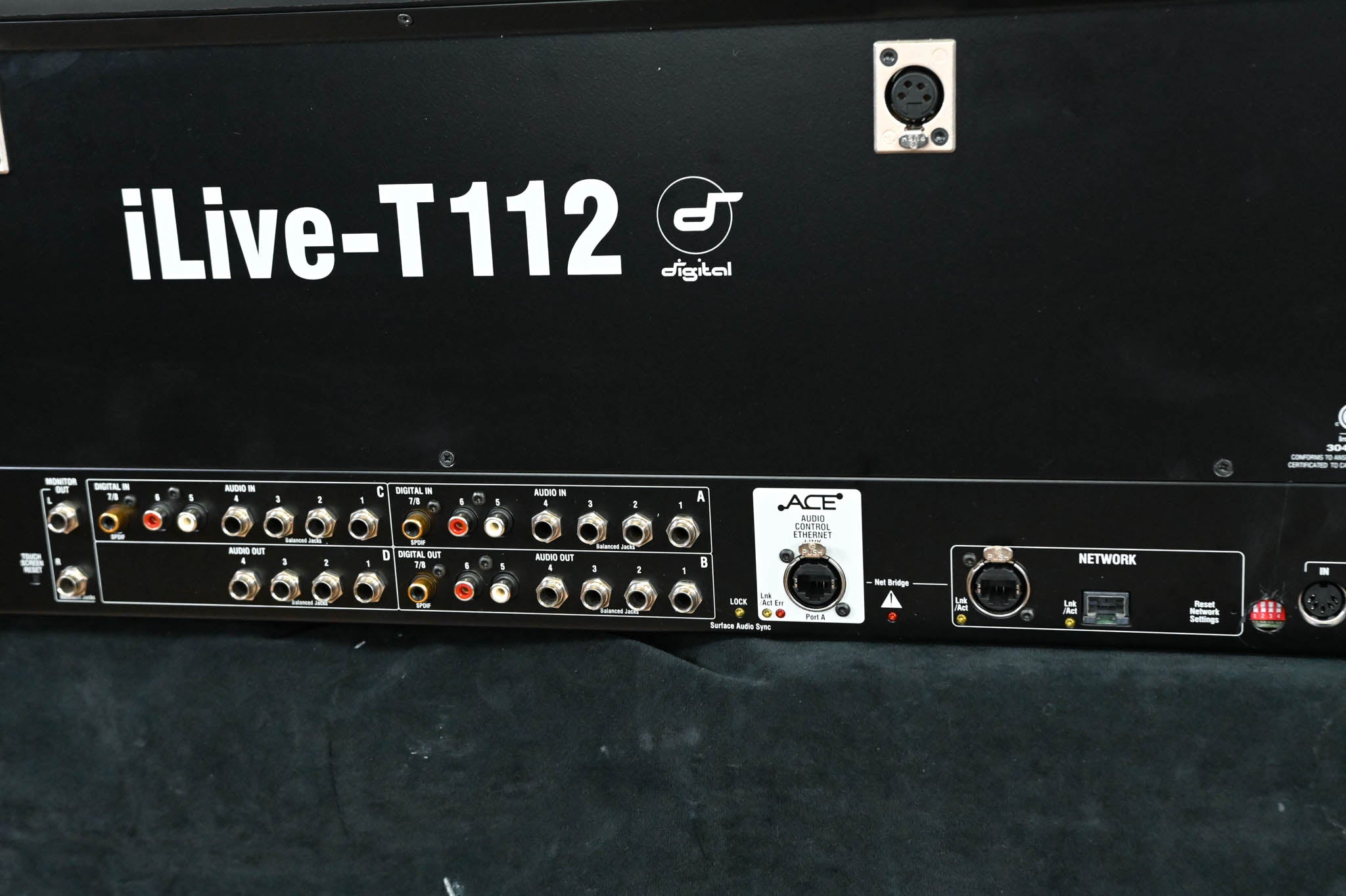 Allen & Heath iLive-T112 Mixing Surface with iDR-32 Fixed Format MixRack