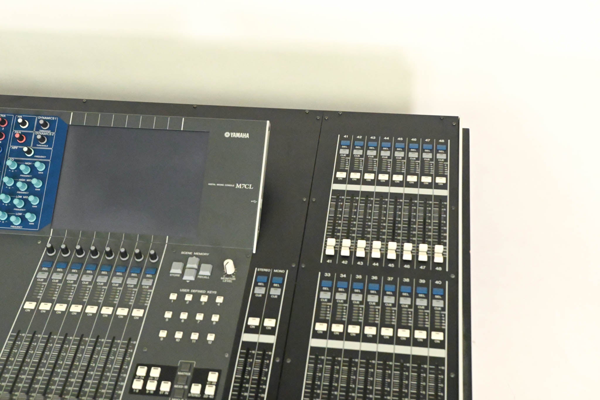 Yamaha M7CL-48ES 48-Channel EtherSound Digital Audio Mixer