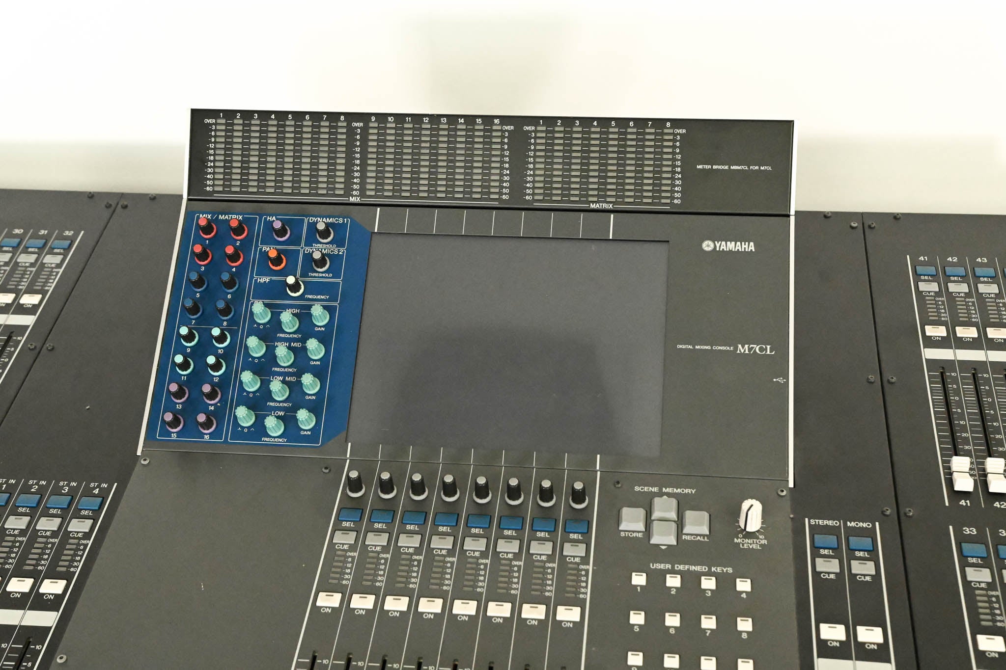 Yamaha M7CL-48 48-Channel Digital Audio Mixing Console CG01PR7