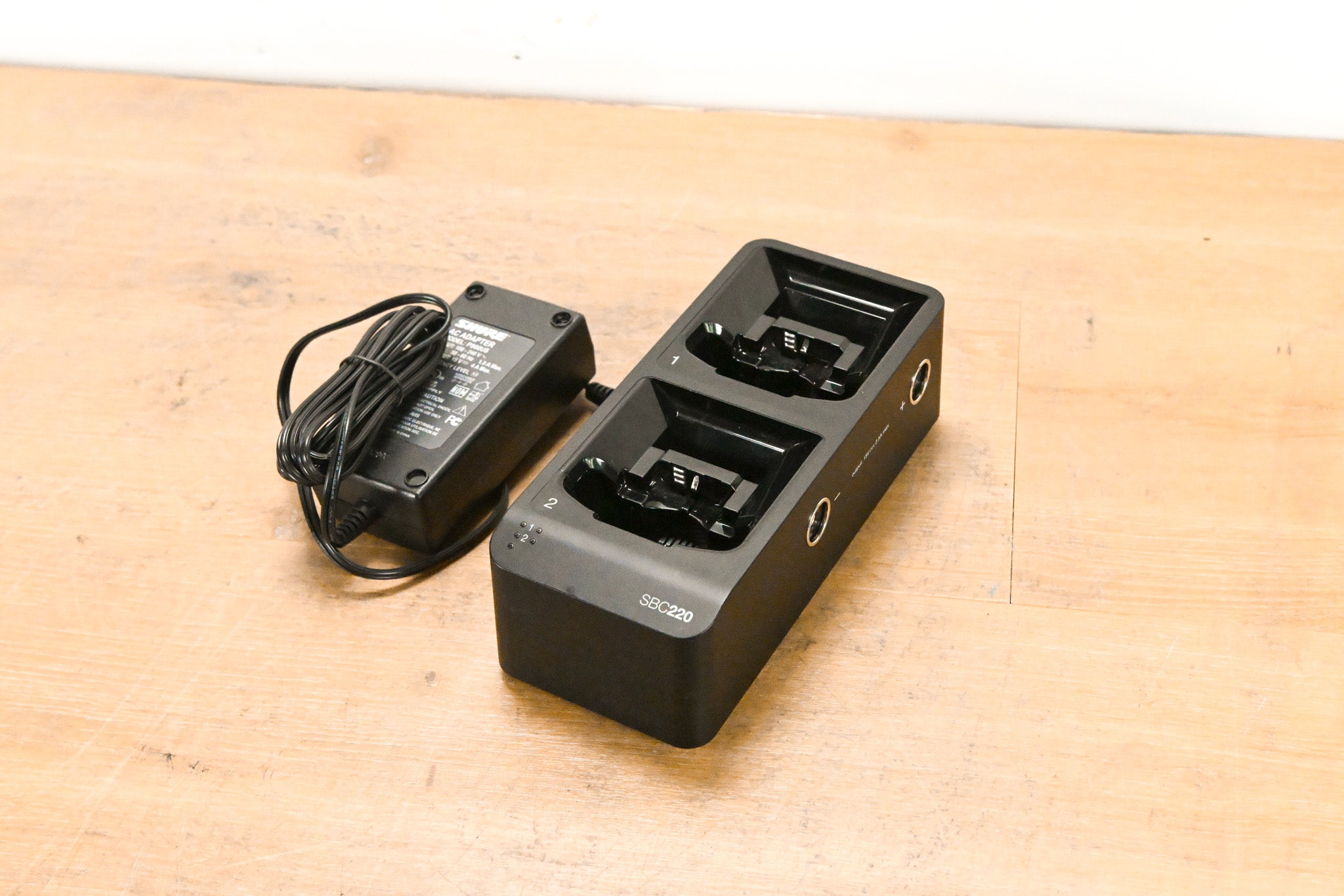 Shure SBC220 Networked 2-Bay Battery Charger