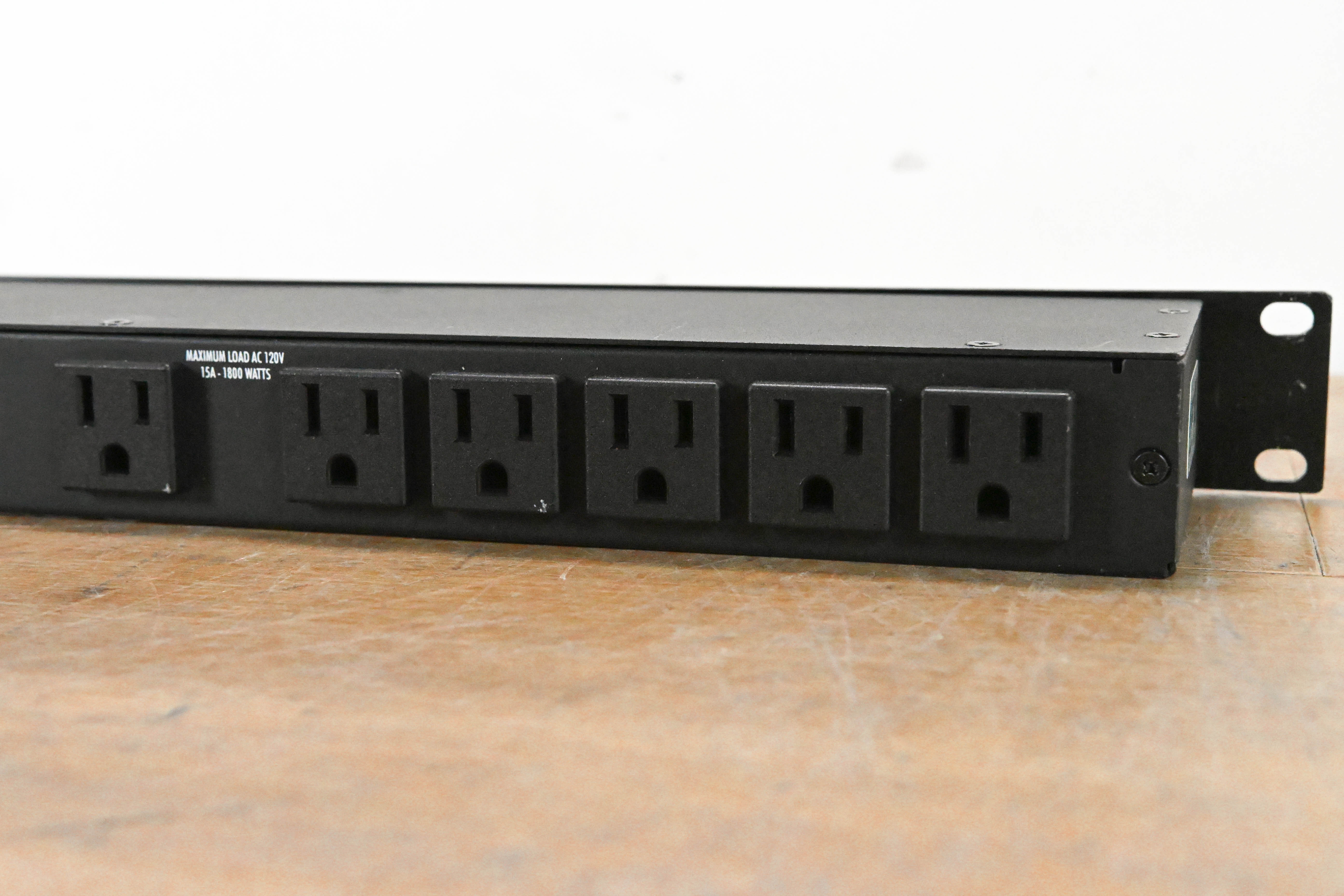 Furman M-8x2 8-Outlet Power Conditioner