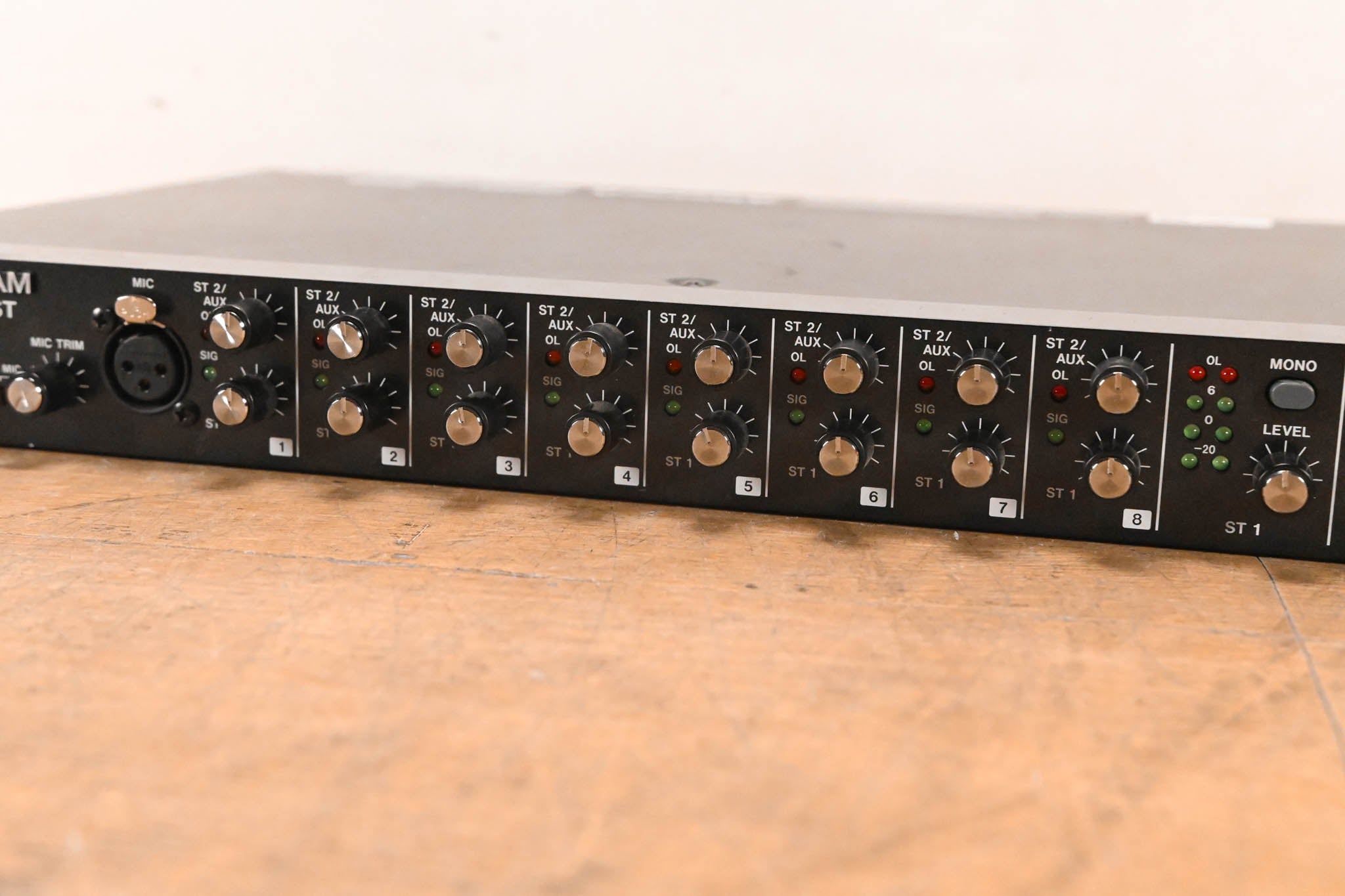 TASCAM LM-8ST Rackmount Line Mixer