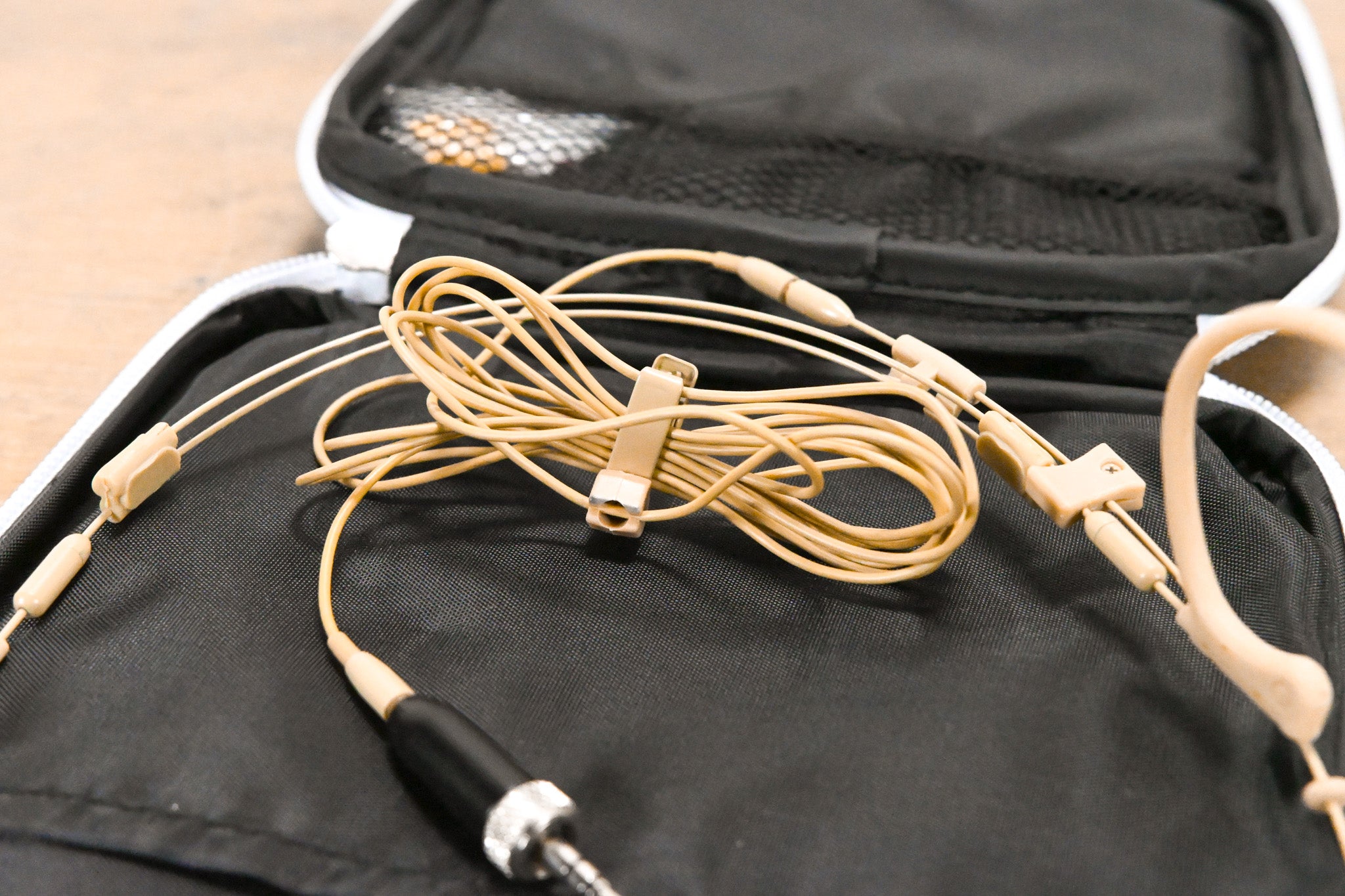 Que Audio QA22 BE Omnidirectional Headset Mic w/ SEL Adapter for Senn.