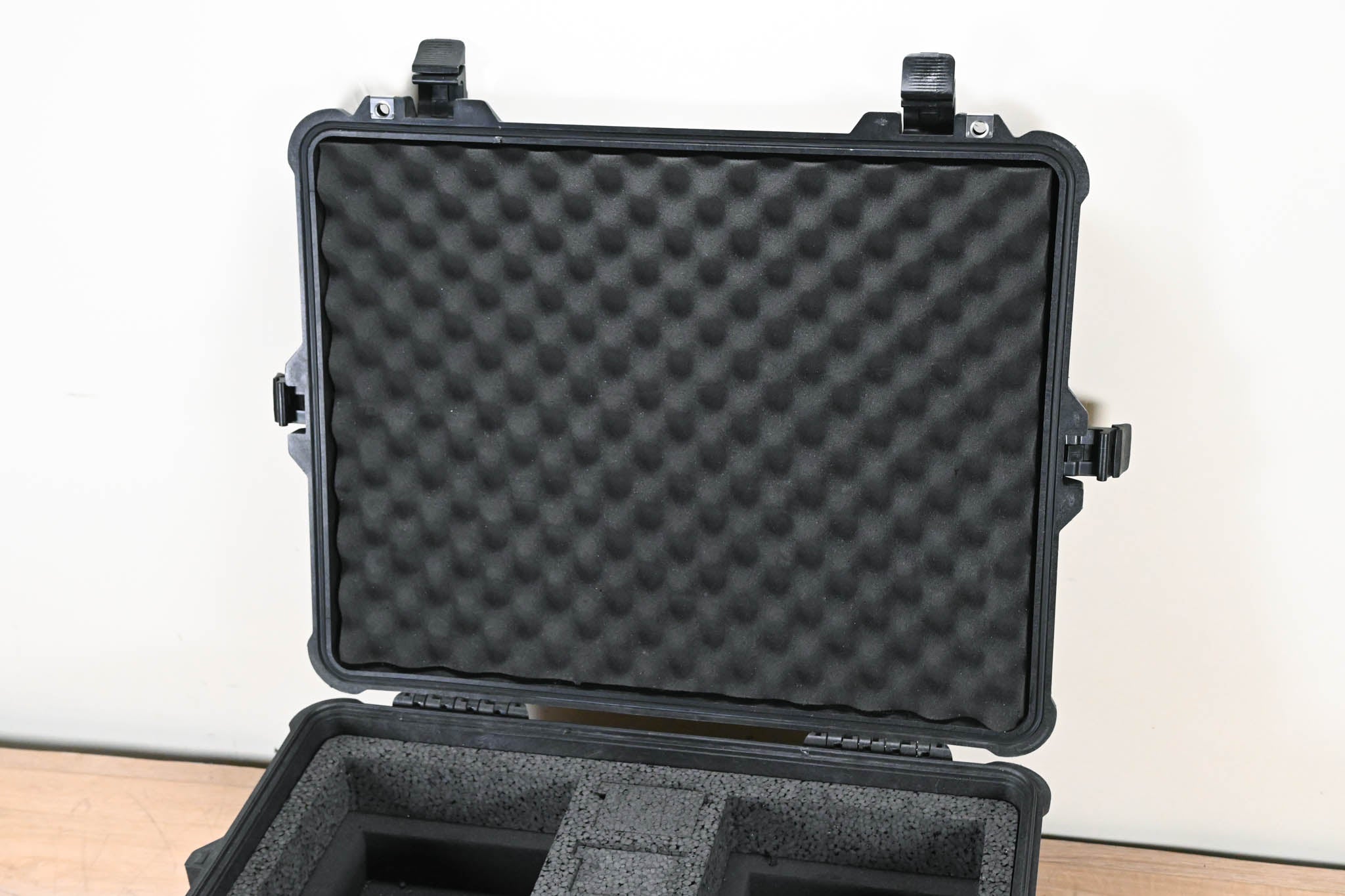 Clear-Com 176G018 Travel Case for DX300 Systems