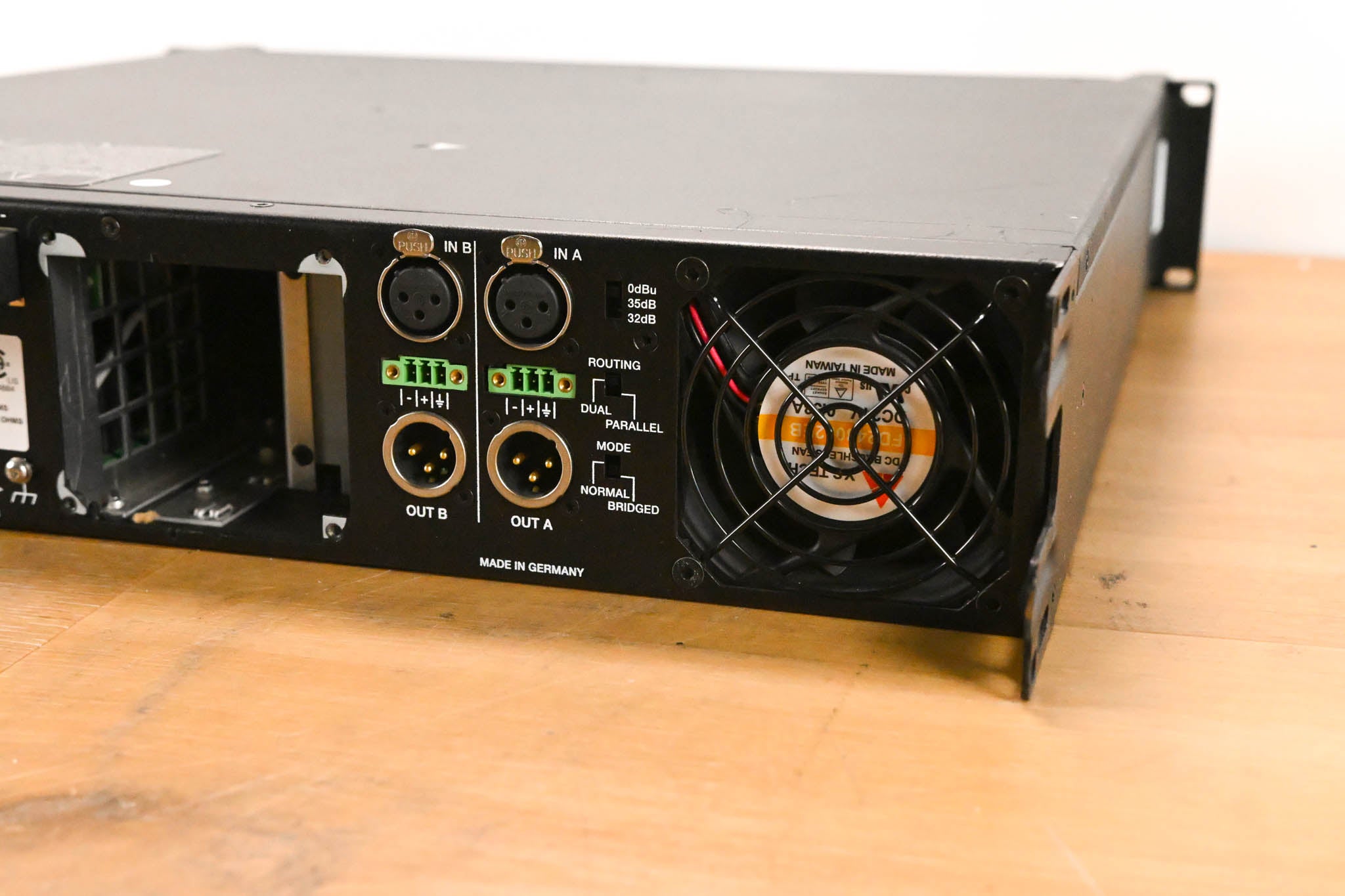 Electro-Voice (EV) TG-5 120V 2-Channel Tour Grade Power Amplifier
