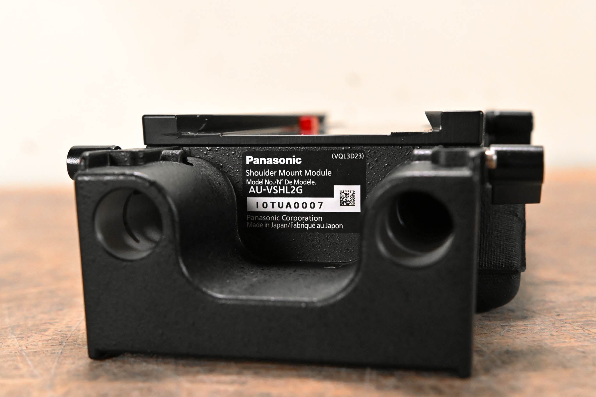 Panasonic AU-VSHL2G Cinema-Style Shoulder Mount for VariCam LT
