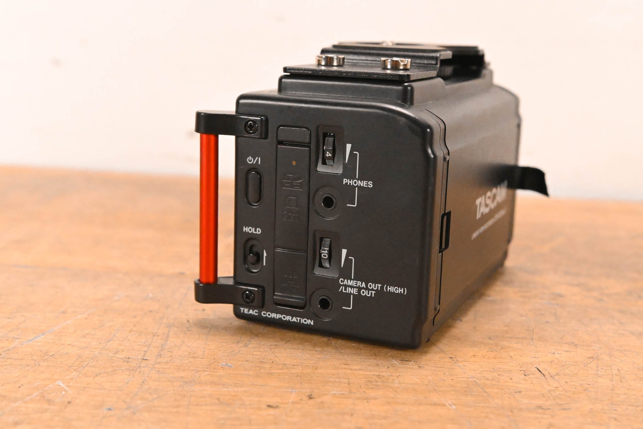 TASCAM DR-60DMKII 4-Track Audio Field Recorder and Mixer for Audio/Video